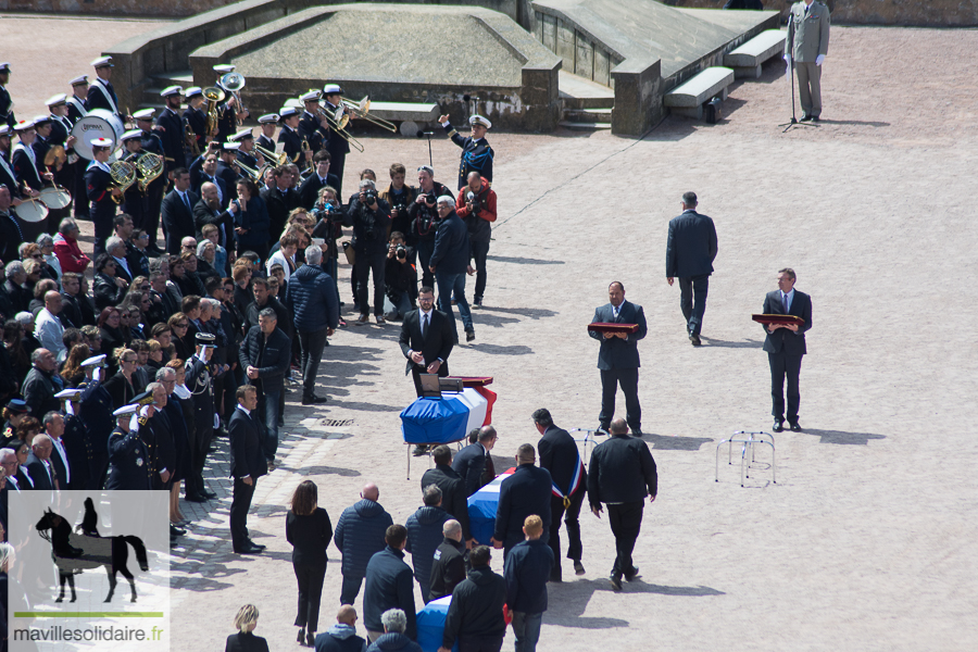 HOMMAGE SNSM MACRON LES SABLES 1 sur 47