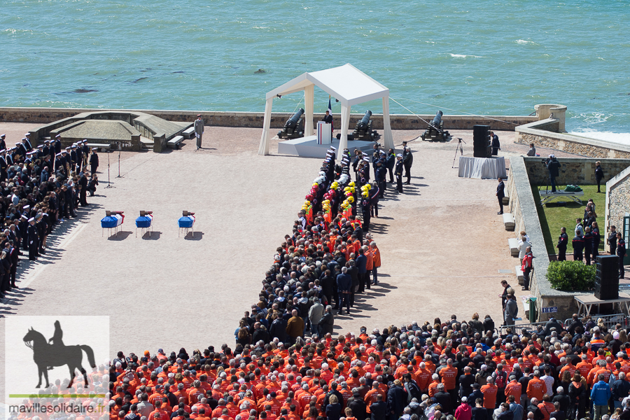 HOMMAGE SNSM MACRON LES SABLES 1 sur 47