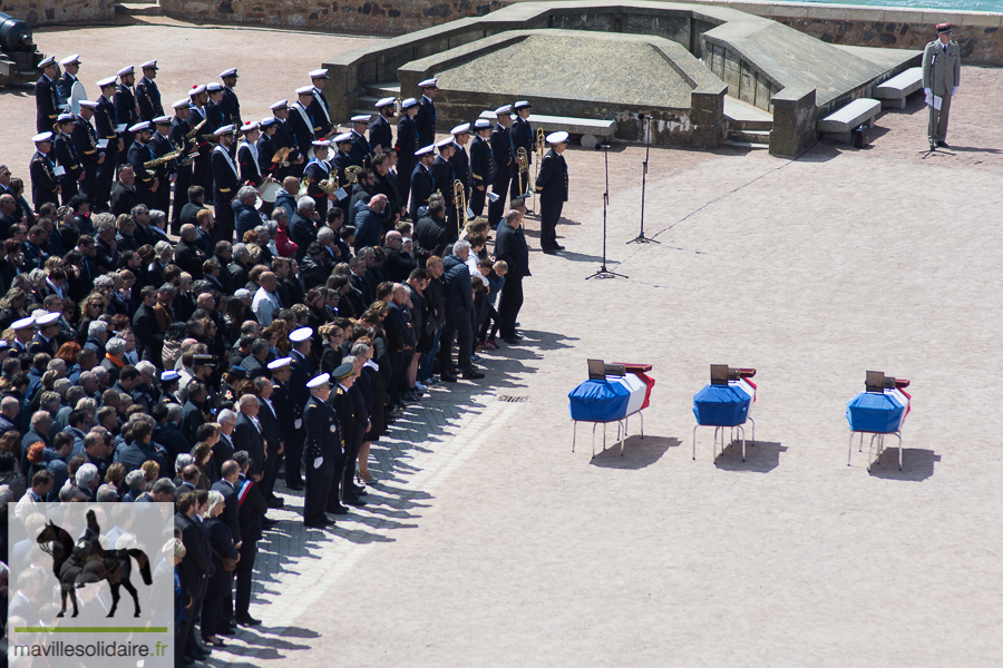 HOMMAGE SNSM MACRON LES SABLES 1 sur 47