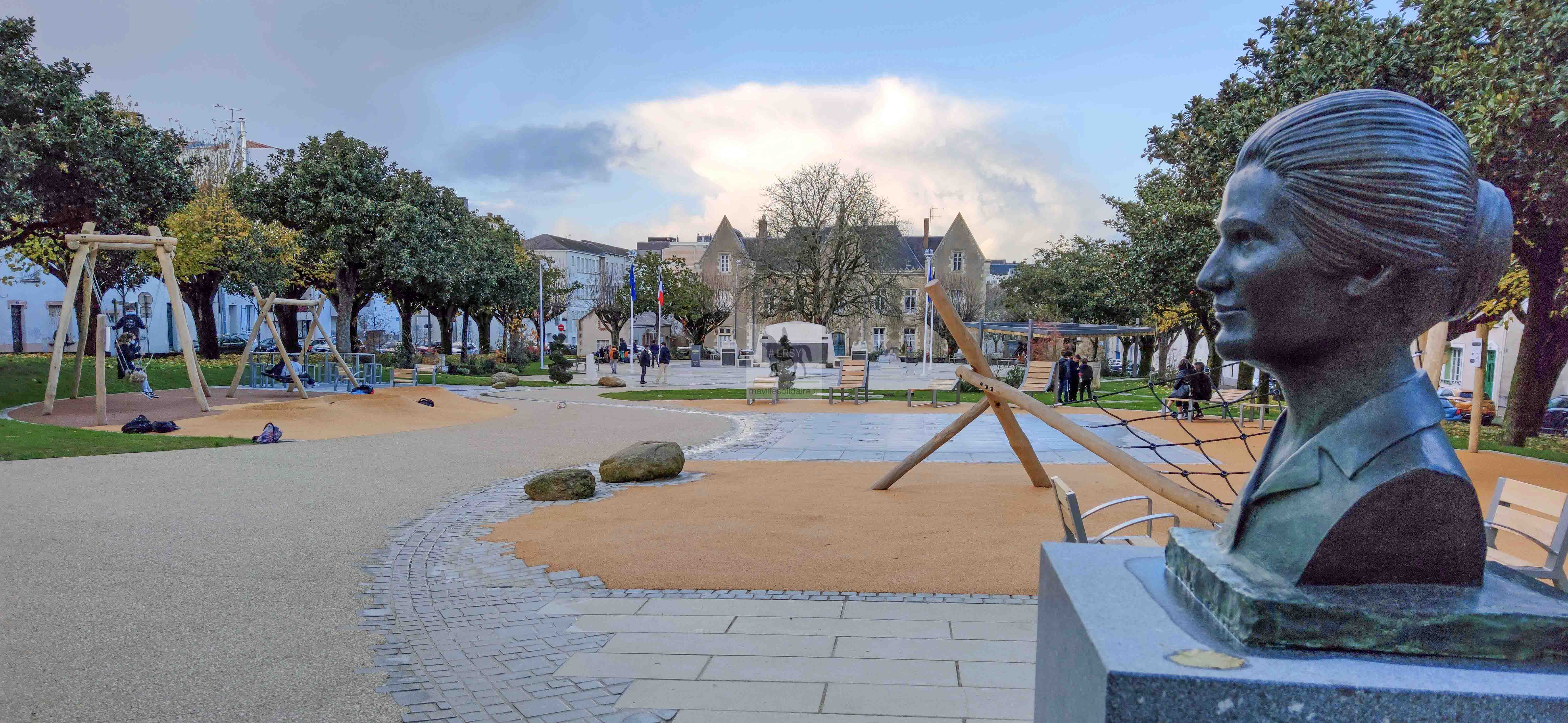 "50 ans de la loi Veil : en Vendée, appel à un rassemblement sur une place emblématique"