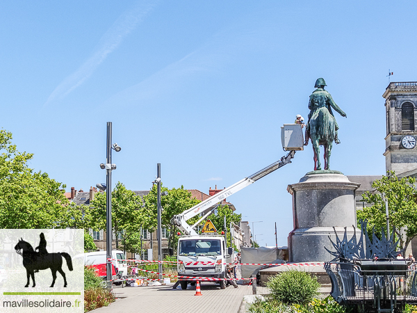 RESTAURATION STATUE NAPOLEON PLACE LA ROCHE SUR YON 2 sur 2