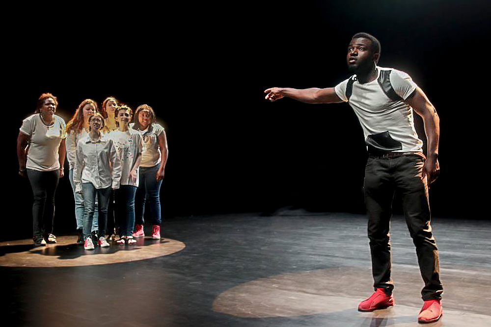 Une immersion British au cœur du théâtre avec la Compagnie Universalisapo