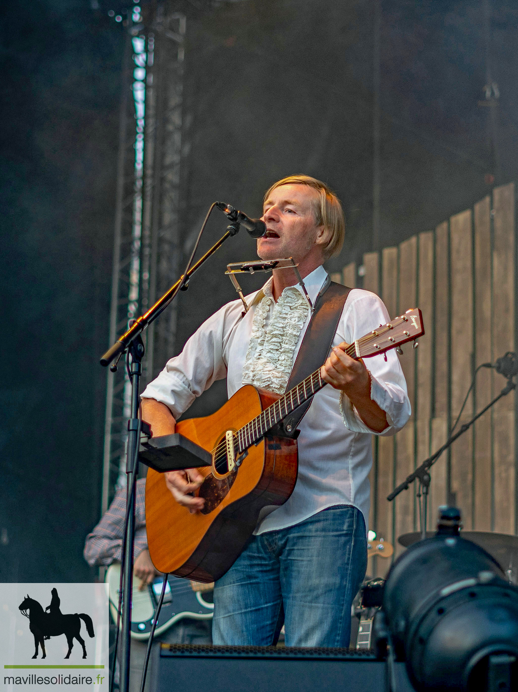 R POP BLOND NEIL YOUNG LA ROCHE SUR YON Vendée ma ville solidaire 1 2