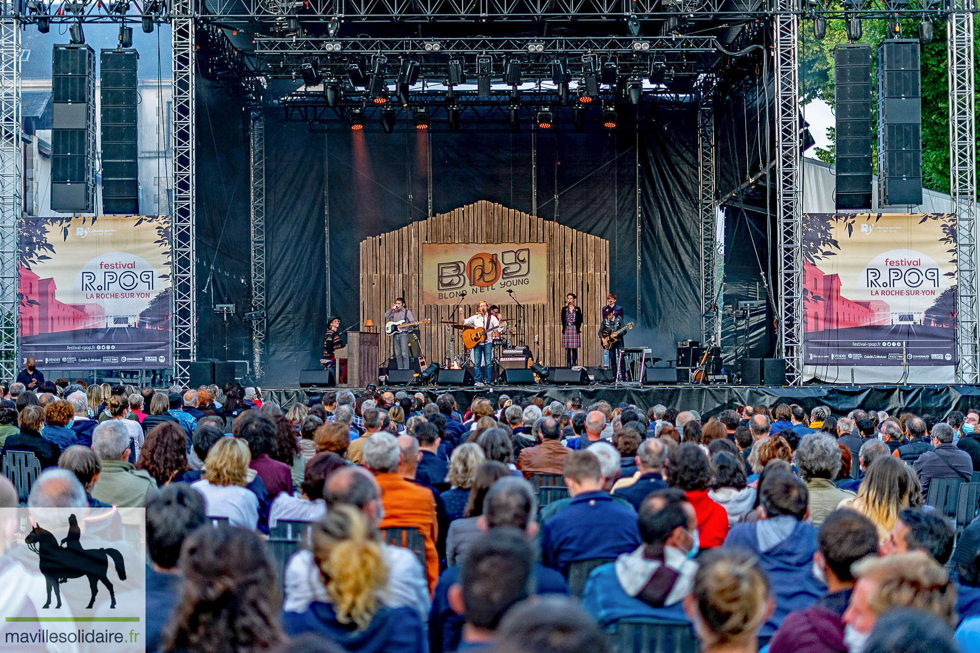 R POP BLOND NEIL YOUNG LA ROCHE SUR YON Vendée ma ville solidaire 1 6