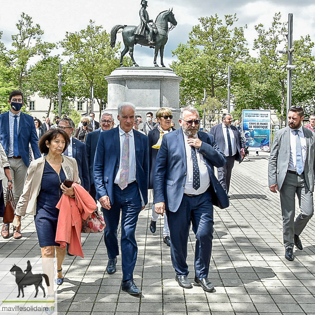 Alain GRISET et de Joël GIRAUD.à LA ROCHE SUR YON Vendée ma ville solidaire 1