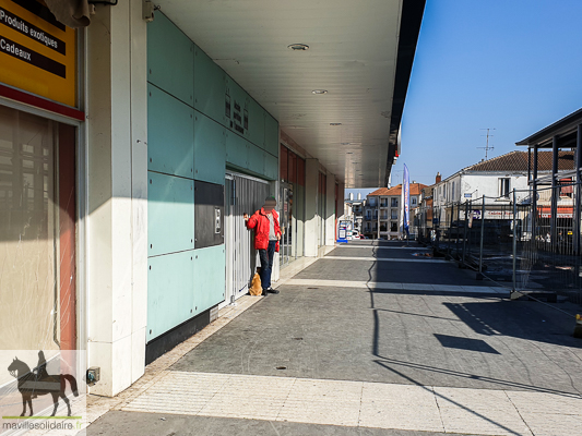 La Roche sur Yon Une grille anti SDF aux Halles 1