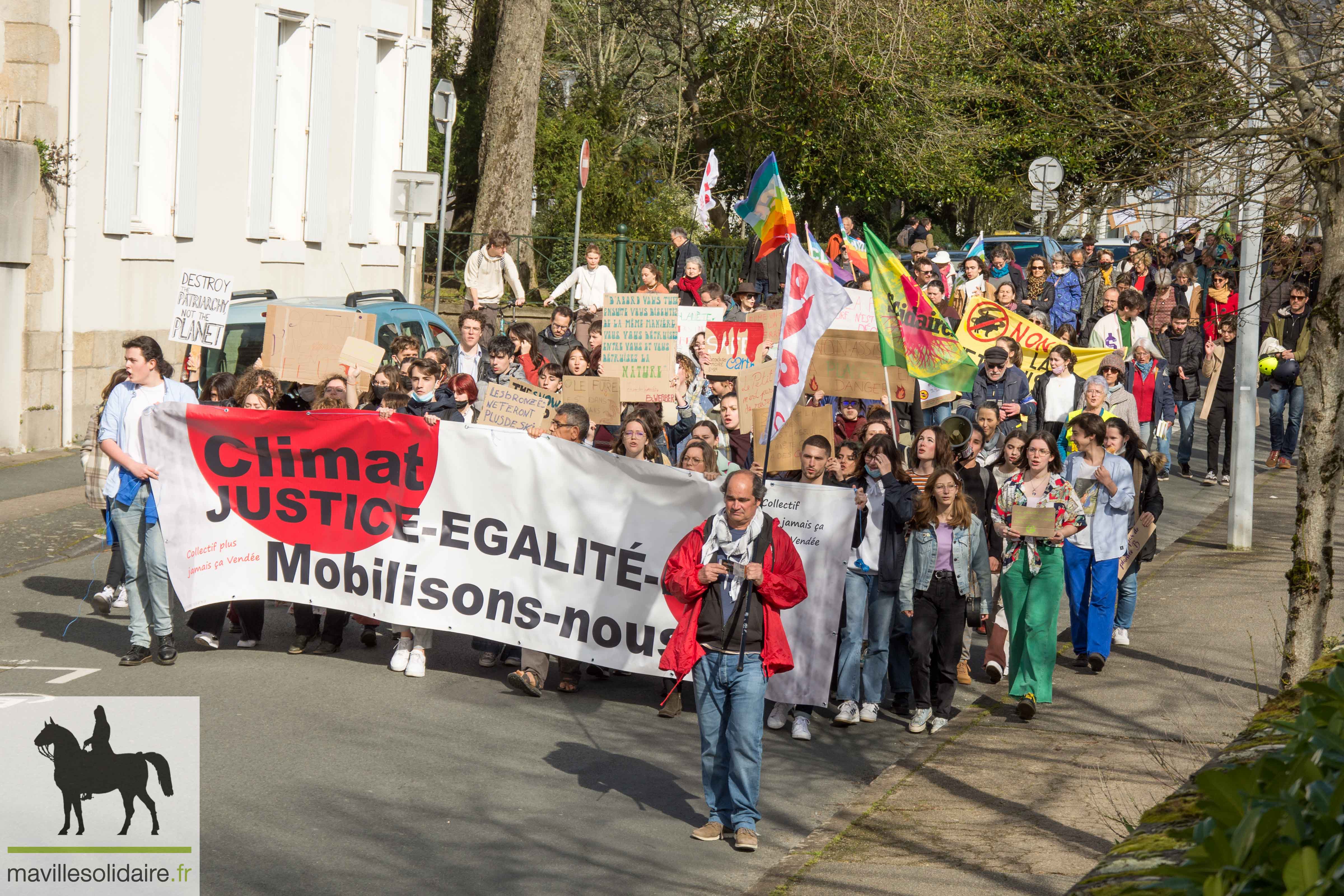 Climat 300 manifestants LA ROCHE SUR YON mavillesolidaire1 7225