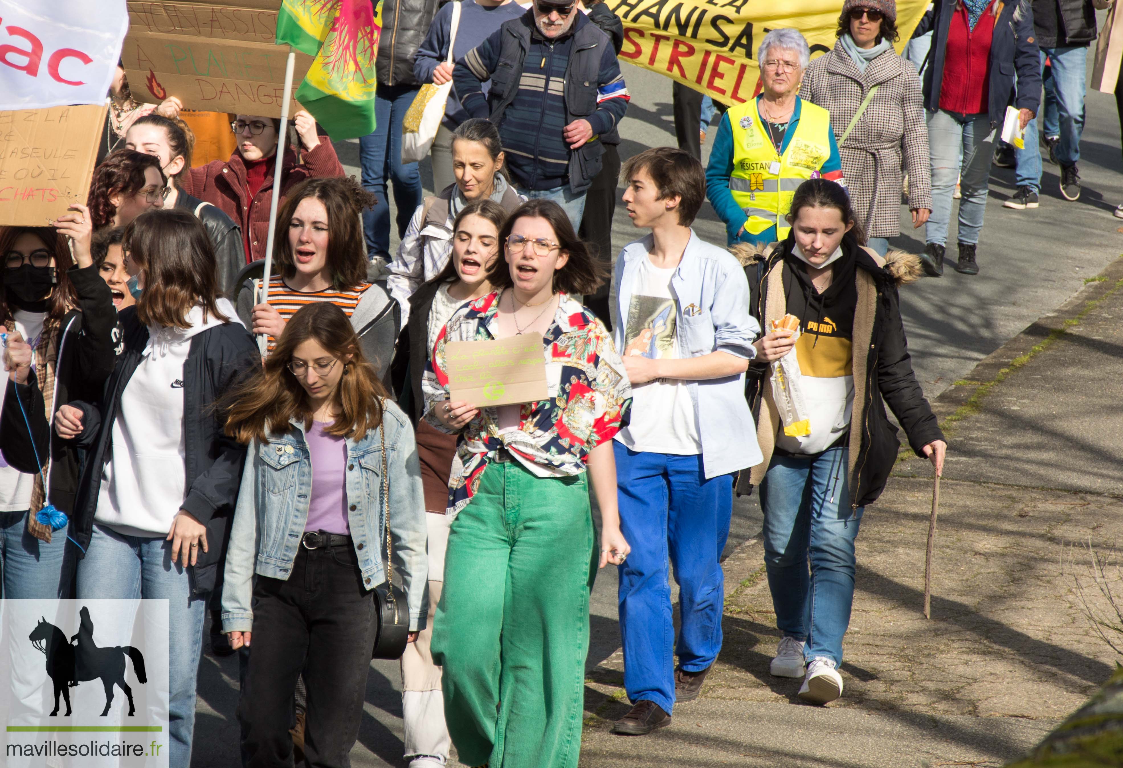 Climat 300 manifestants LA ROCHE SUR YON mavillesolidaire1 7229