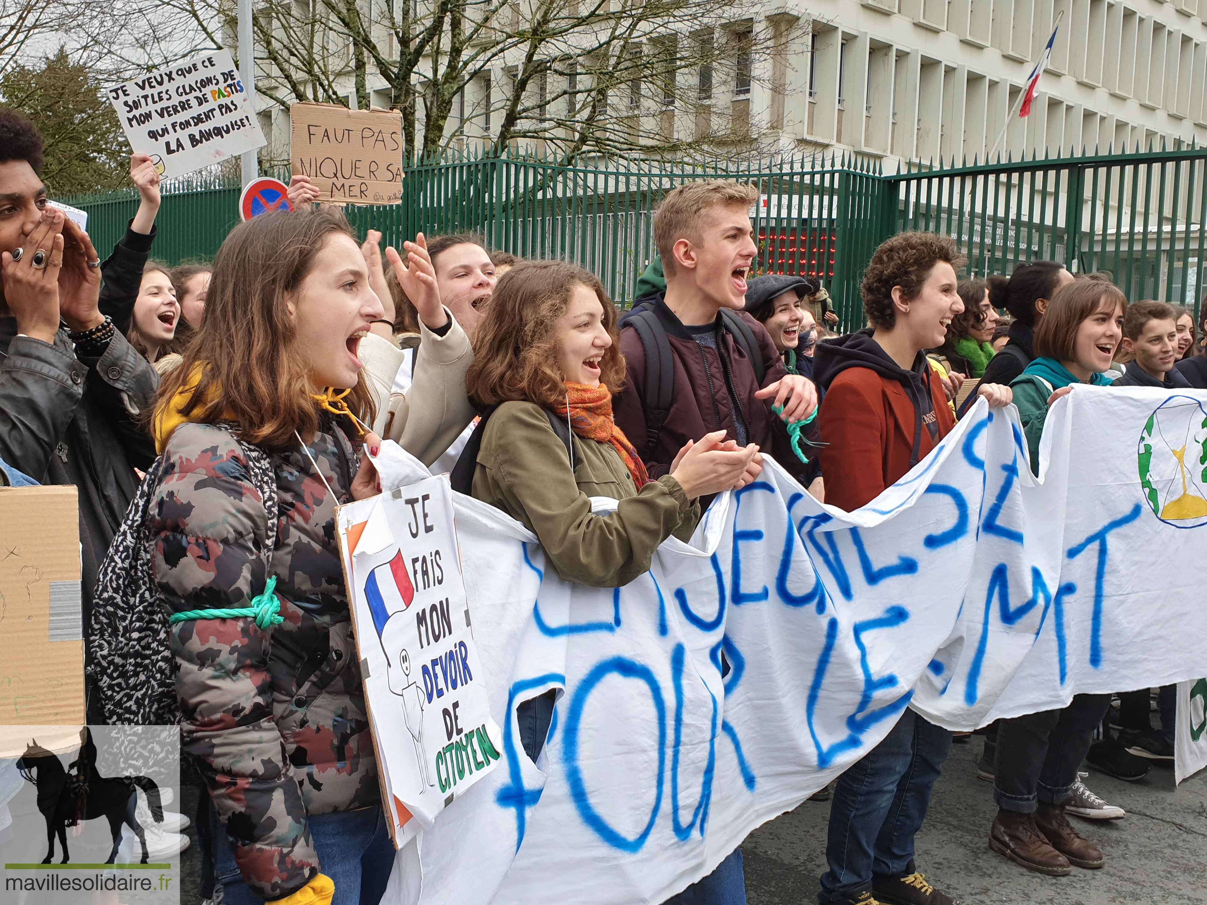 4 Marche pour le climat la roche sur yon étudiants 1 sur 84