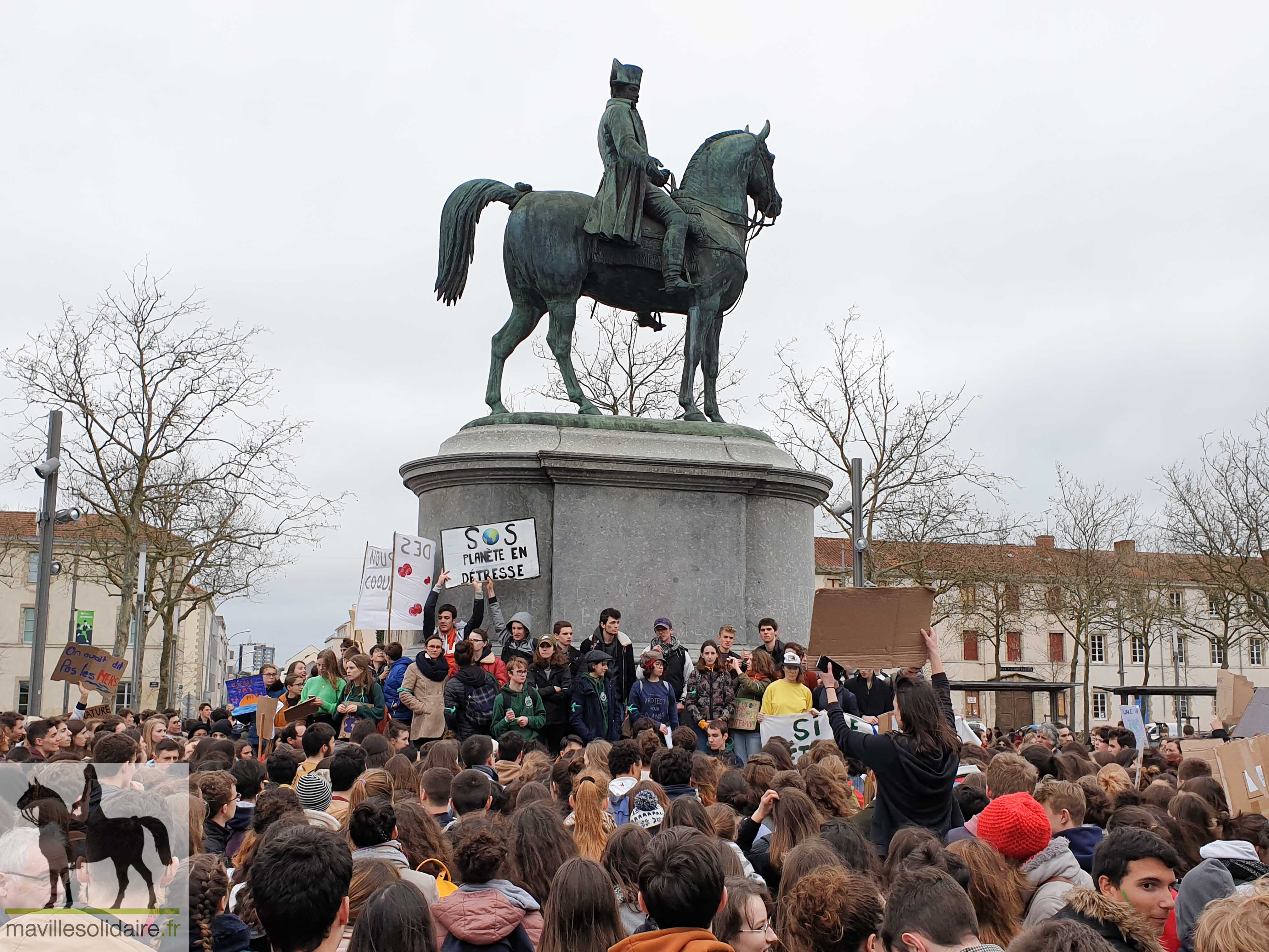 4 Marche pour le climat la roche sur yon étudiants 1 sur 84