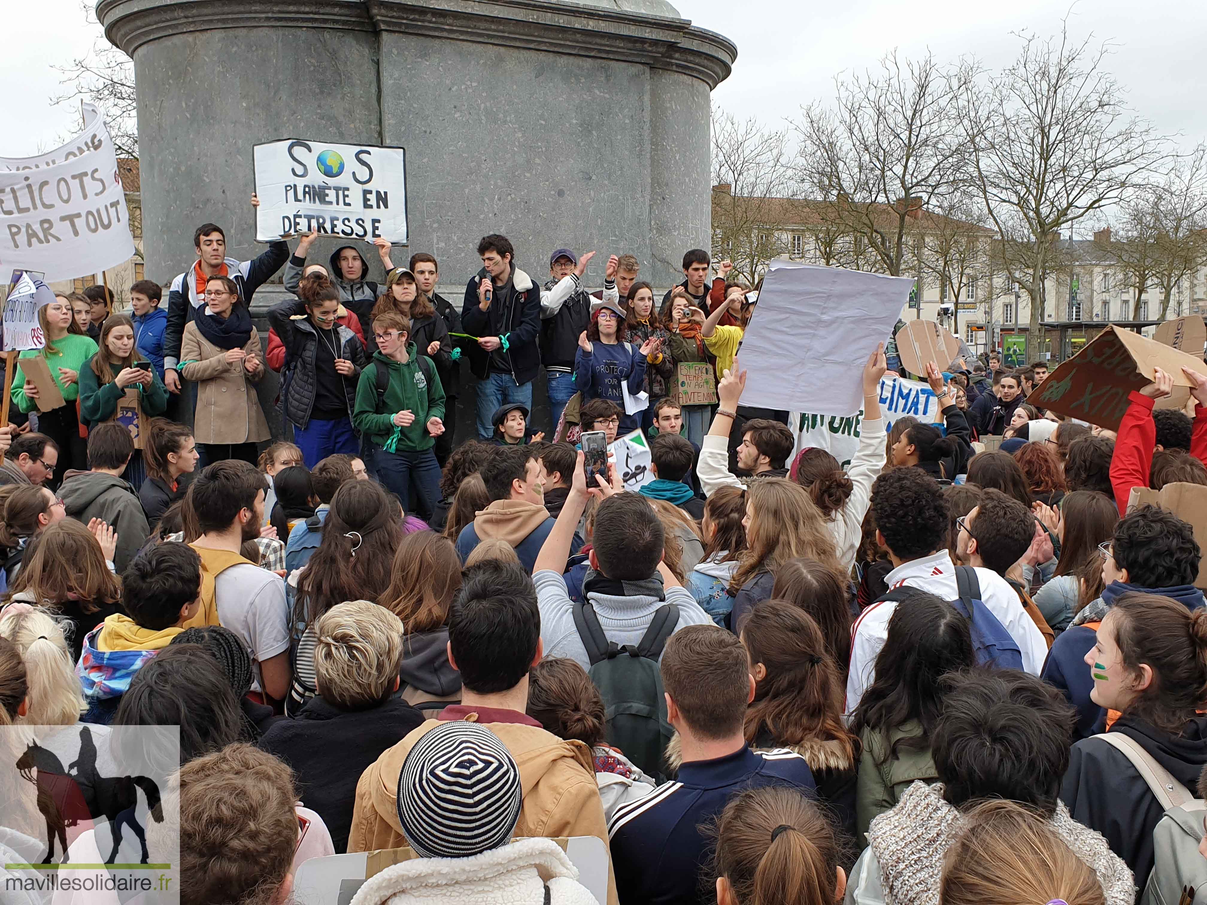 4 Marche pour le climat la roche sur yon étudiants 1 sur 84