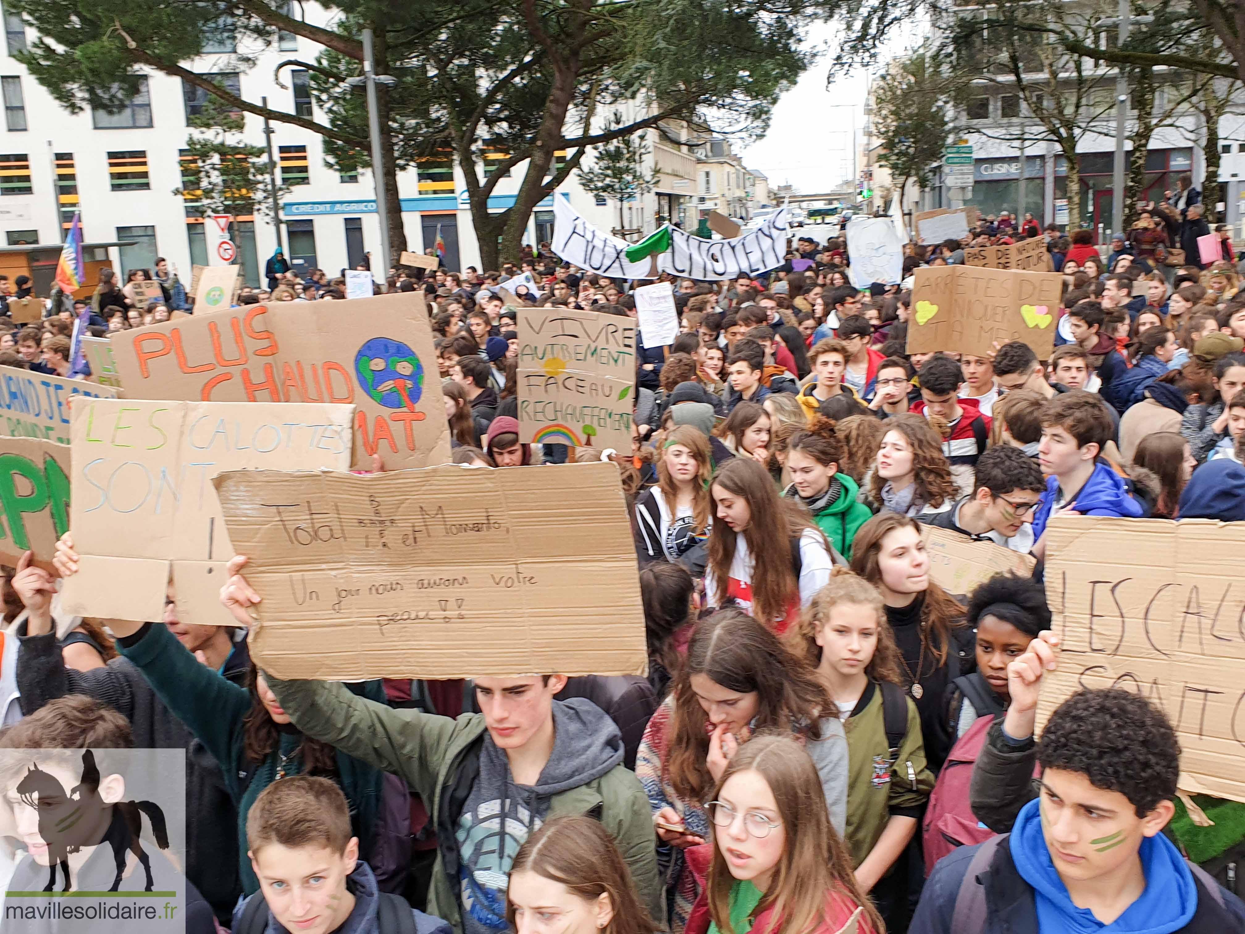 4 Marche pour le climat la roche sur yon étudiants 1 sur 84