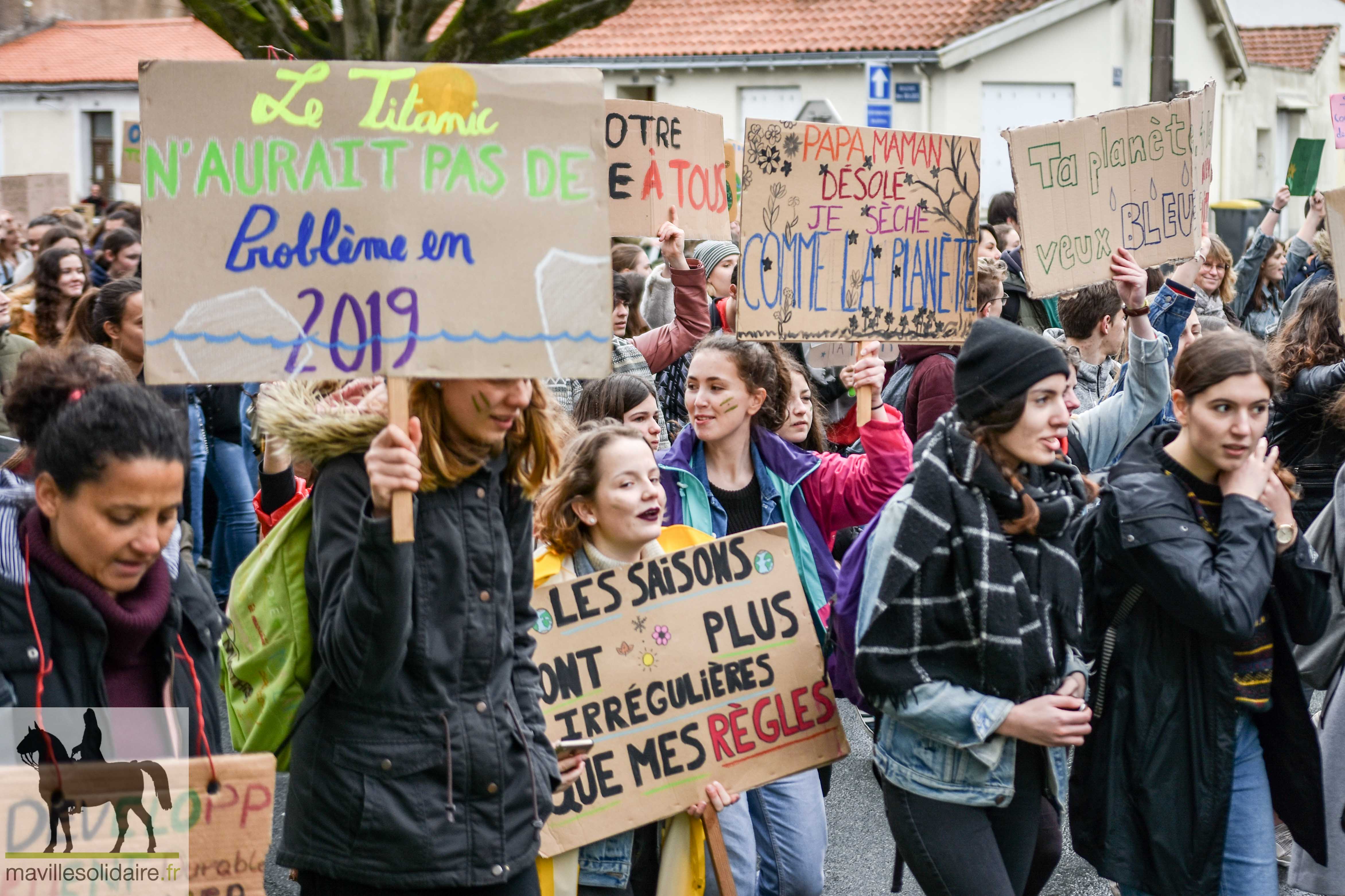 4 Marche pour le climat la roche sur yon étudiants 1 sur 84