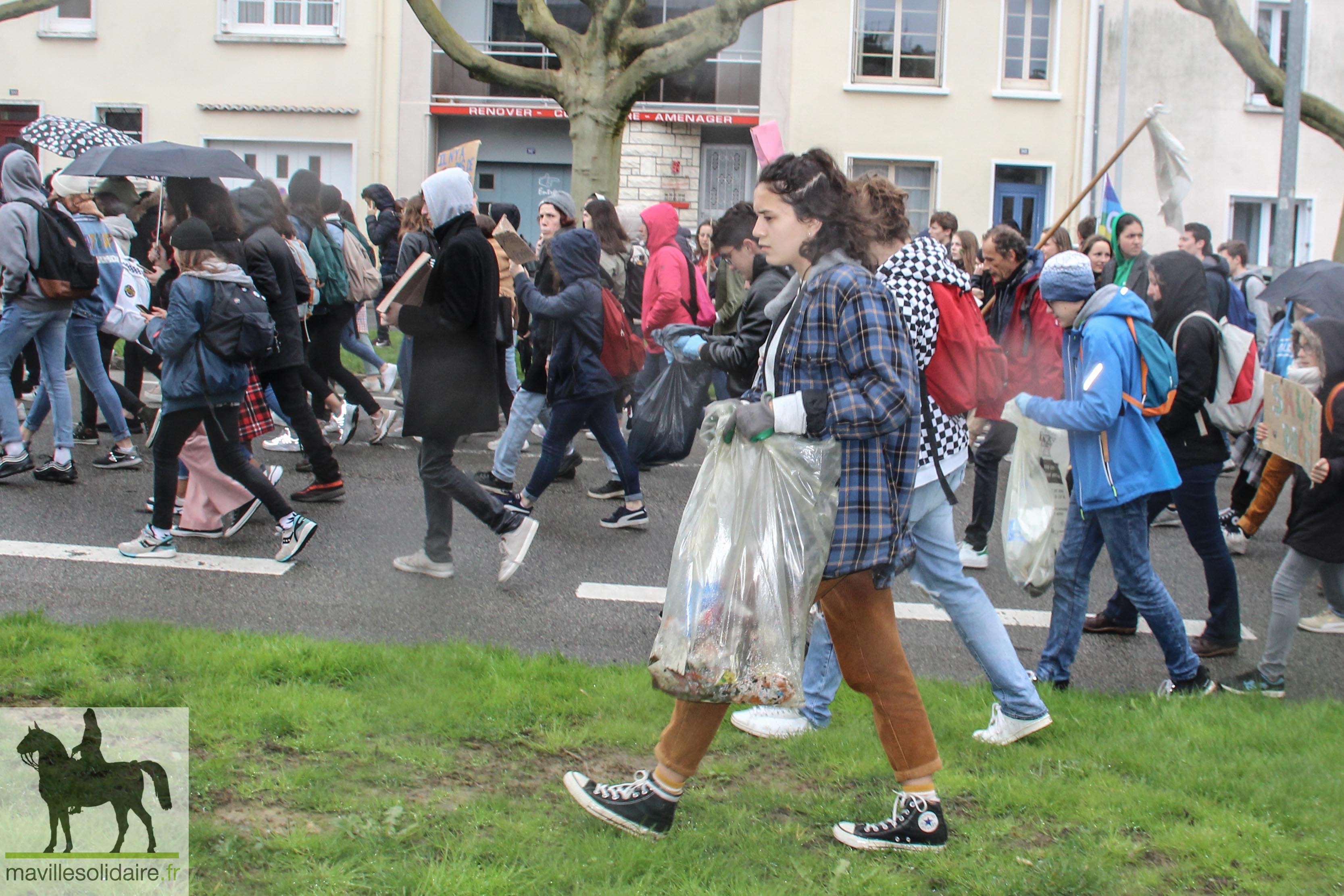 4 Marche pour le climat la roche sur yon étudiants 1 sur 84