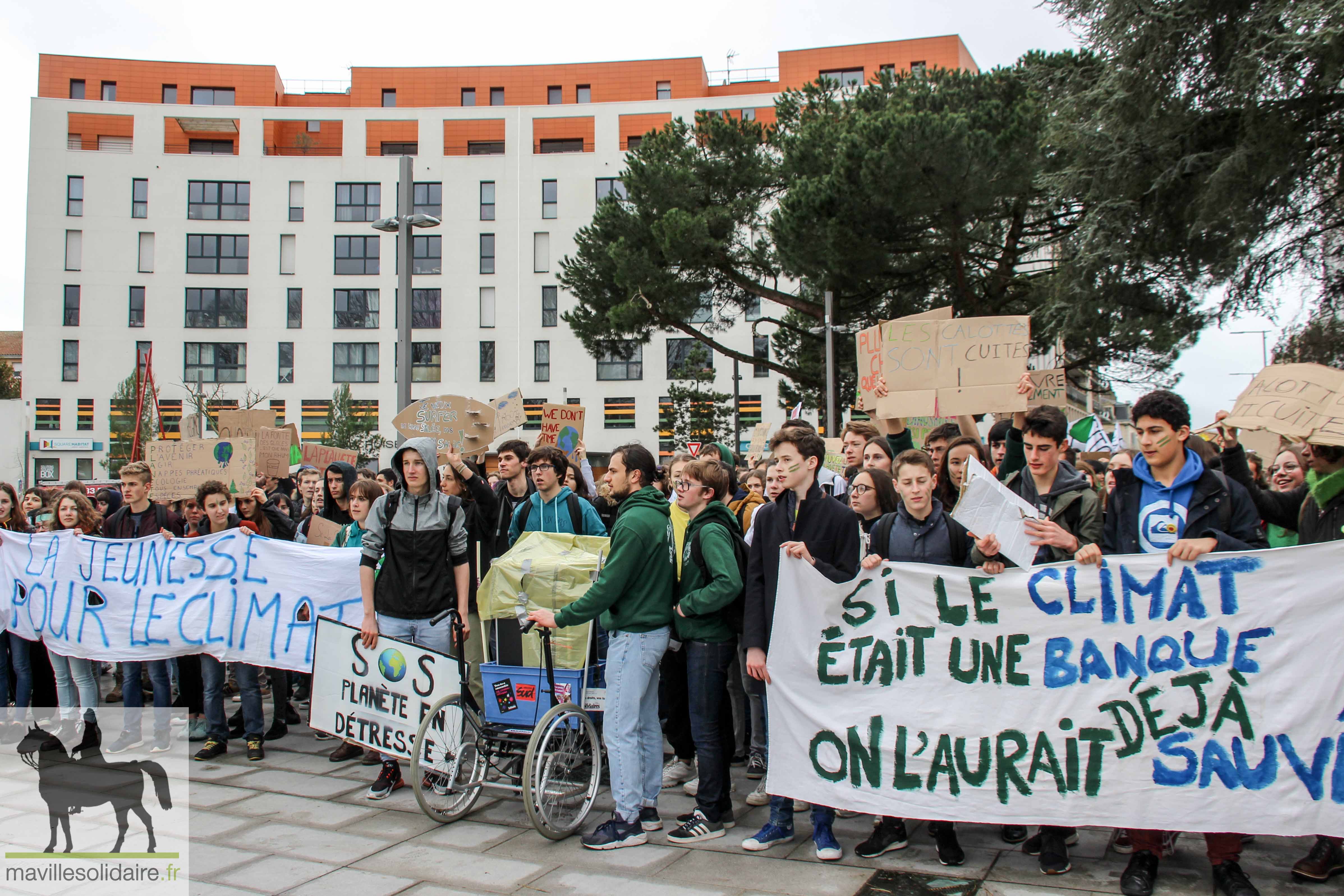 4 Marche pour le climat la roche sur yon étudiants 1 sur 84