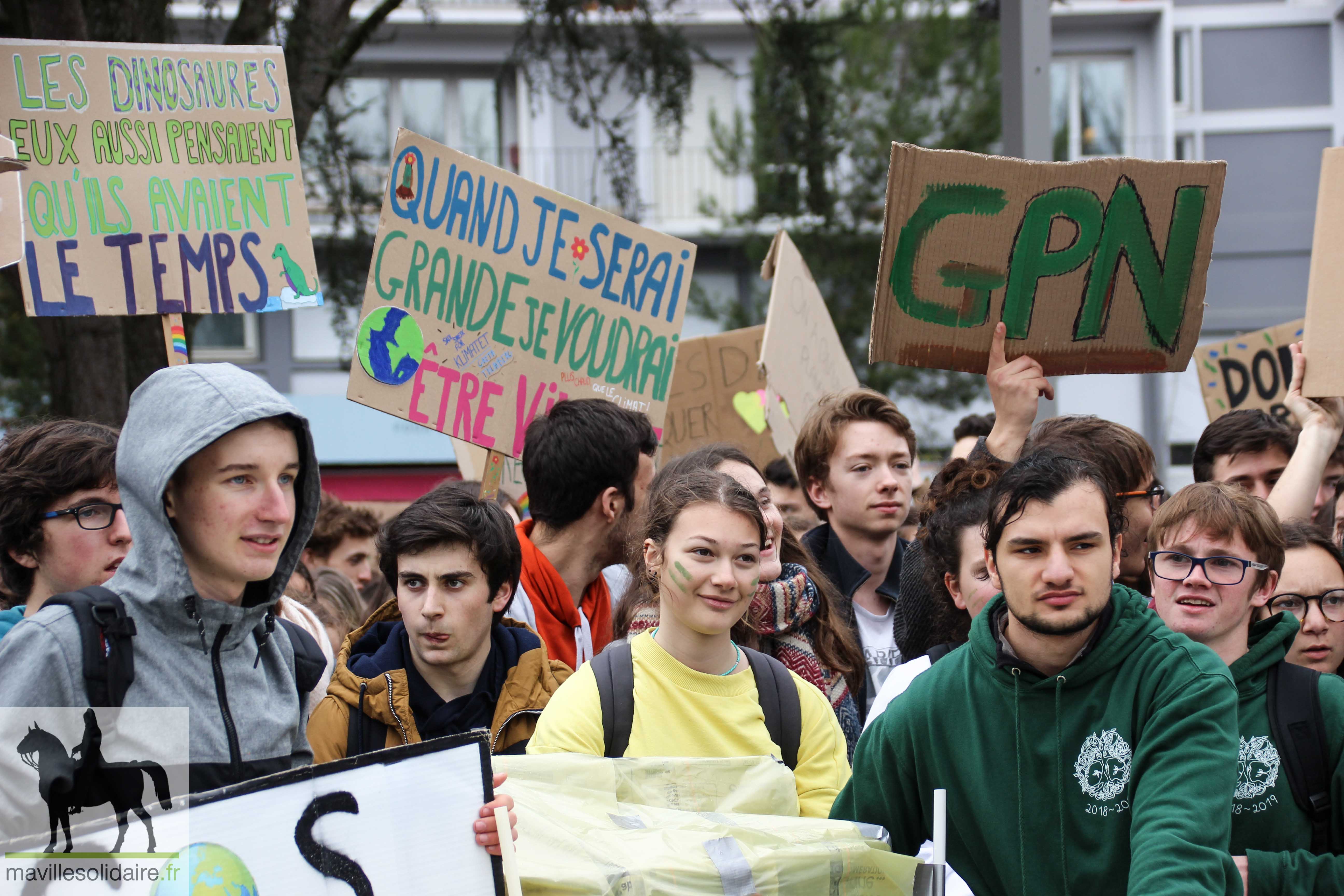 4 Marche pour le climat la roche sur yon étudiants 1 sur 84