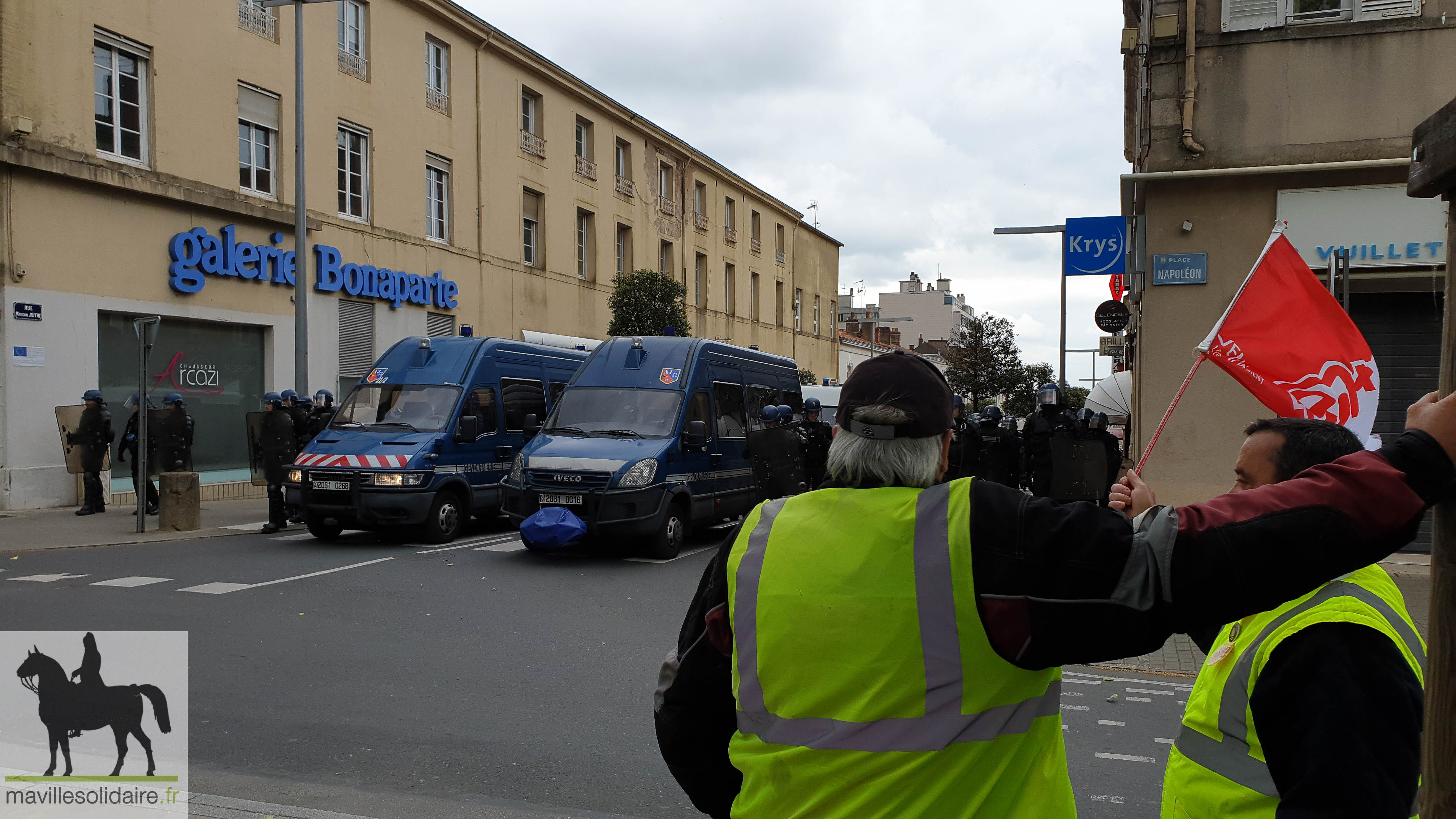 GILETS JAUNES LA ROCHE SUR YON 4 MAI 2019 1 sur 44