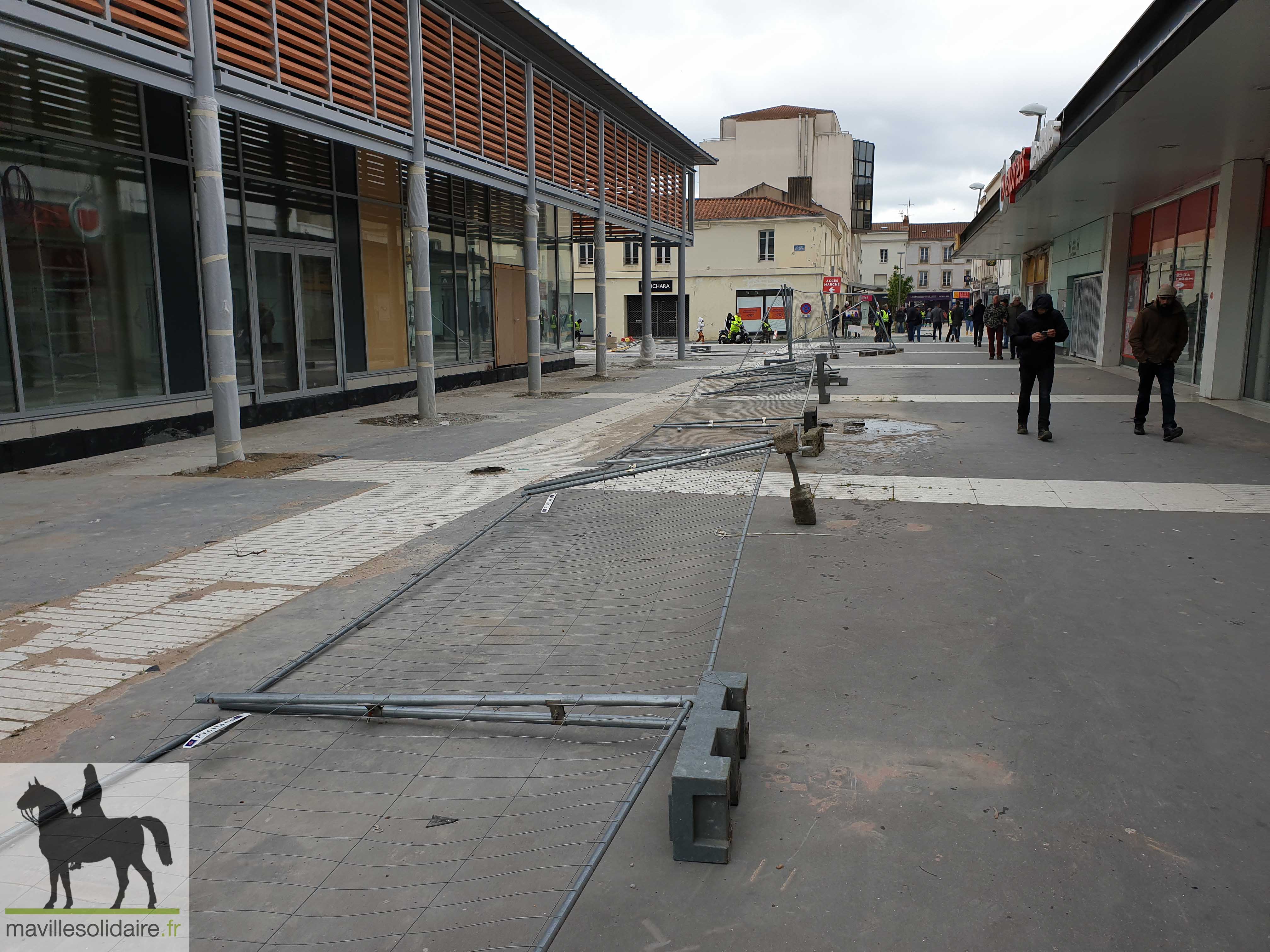 GILETS JAUNES LA ROCHE SUR YON 4 MAI 2019 1 sur 44