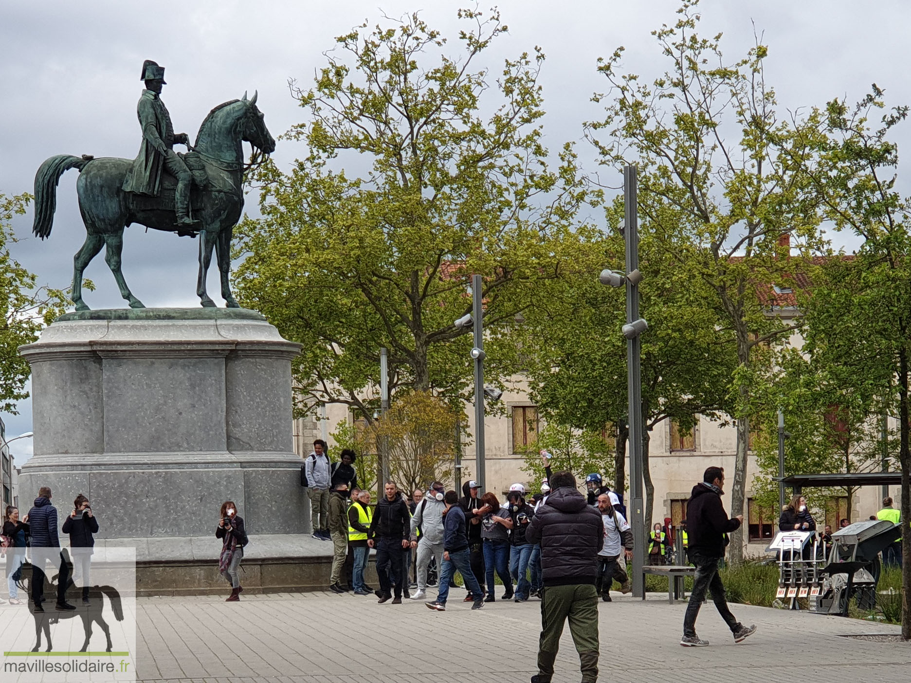 GILETS JAUNES LA ROCHE SUR YON 4 MAI 2019 1 sur 44