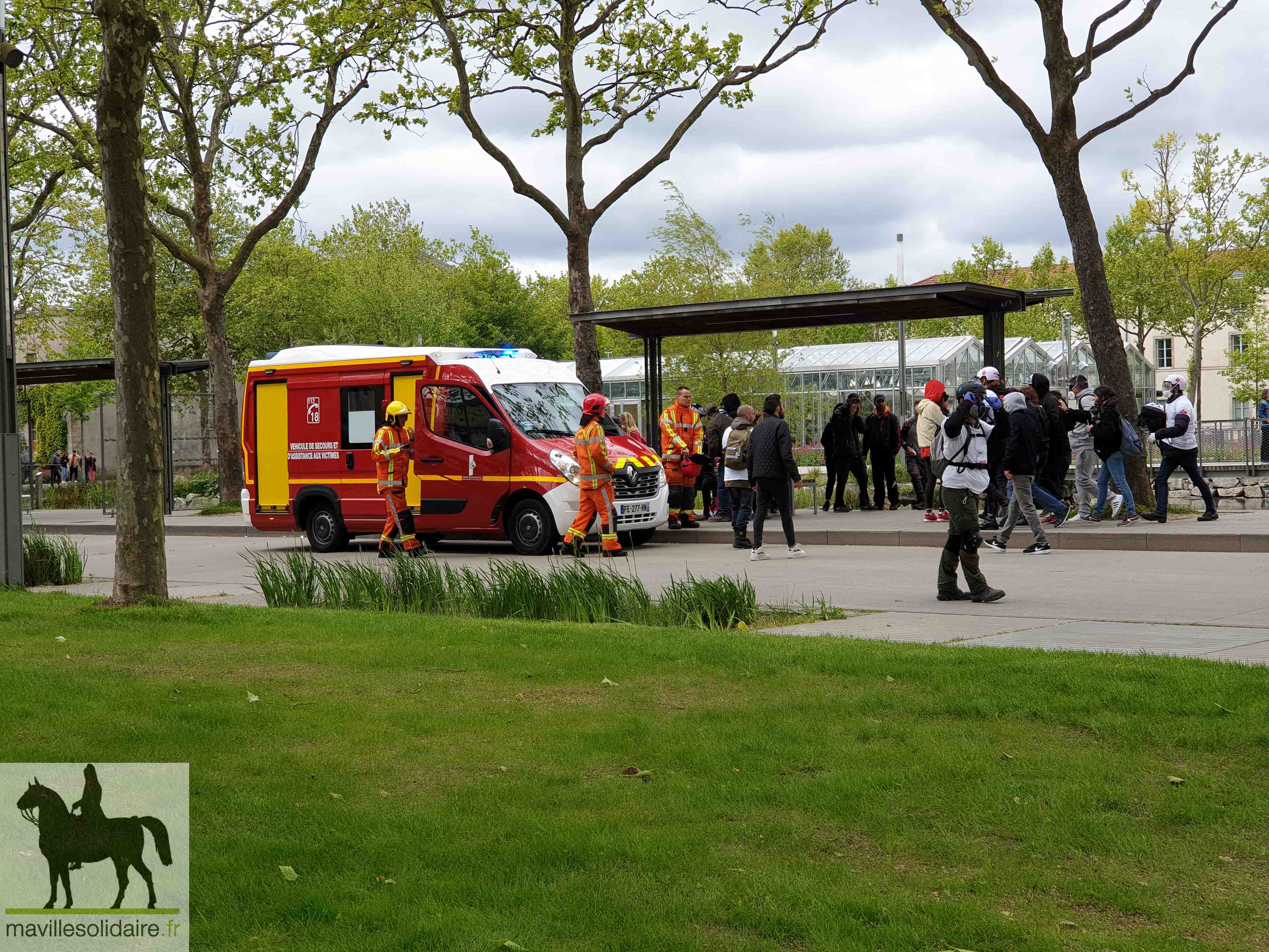 GILETS JAUNES LA ROCHE SUR YON 4 MAI 2019 1 sur 44