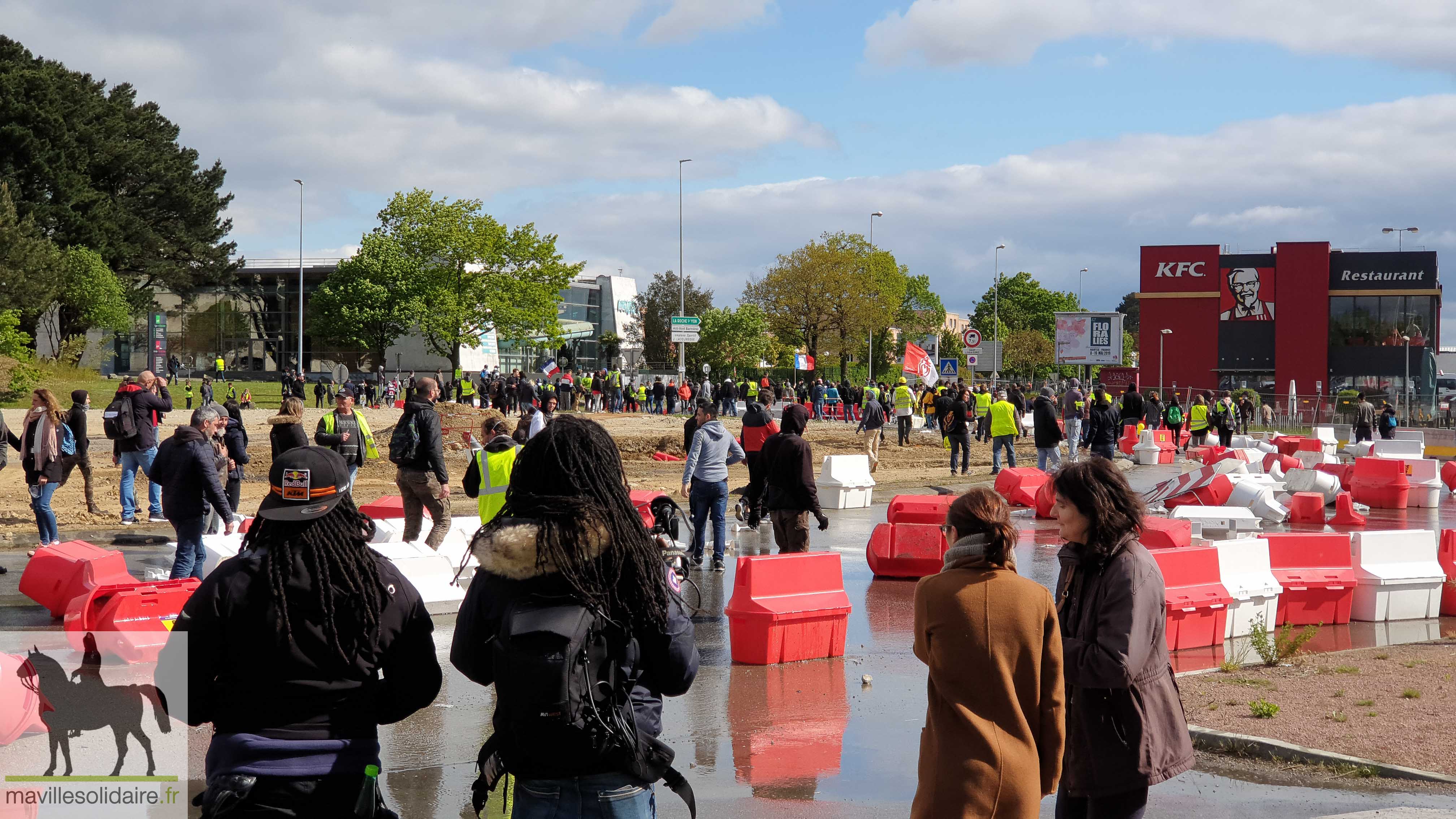 GILETS JAUNES LA ROCHE SUR YON 4 MAI 2019 1 sur 44