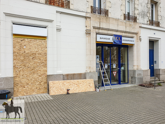 La Roche Sur Yon Gilets Jaunes Les Banques Se Barricadent