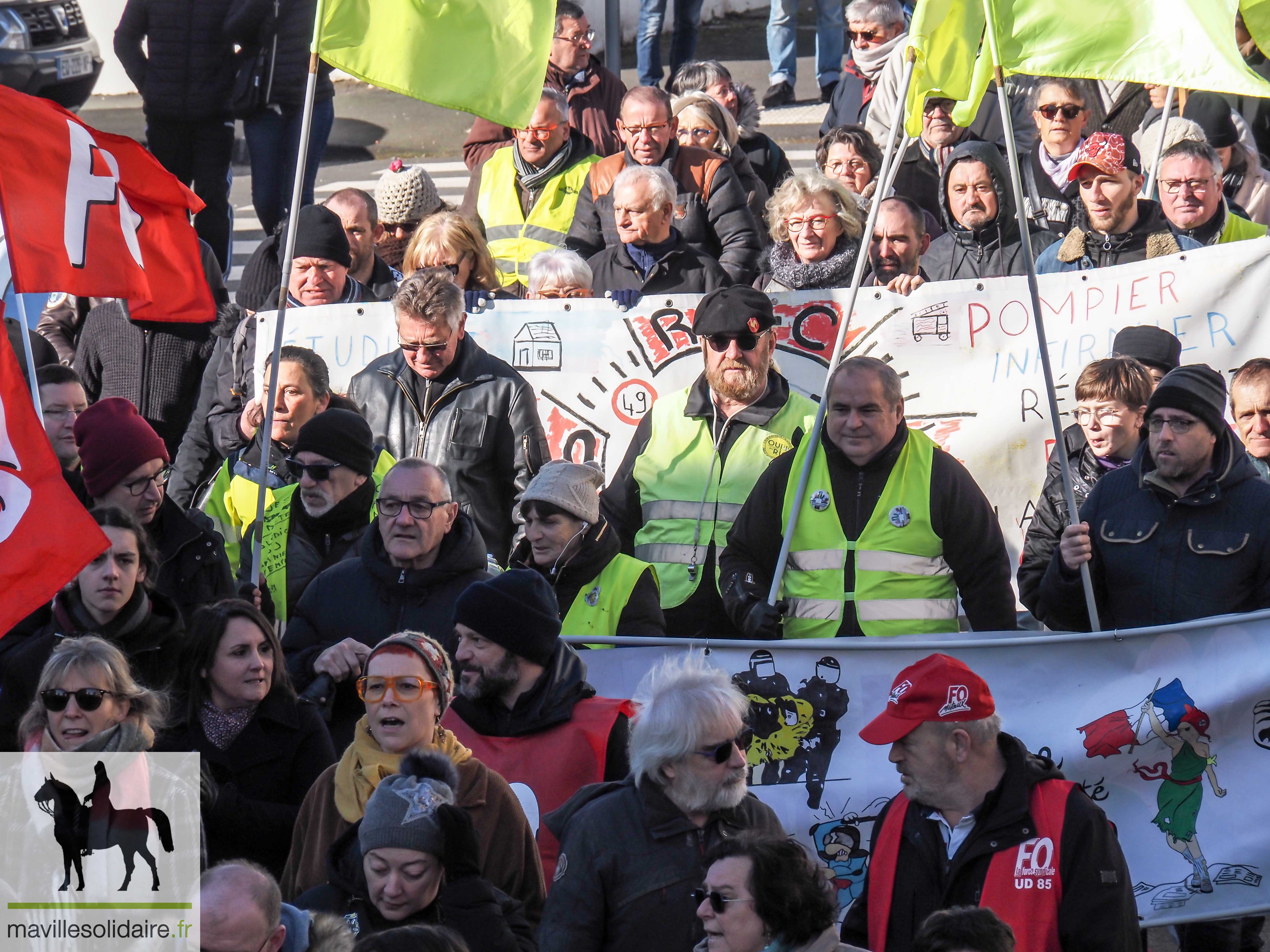 11 FEVRIER 2023 MANIF RESTRAITES LA ROCHE SUR YON mavillesolidaire.fr 1 14