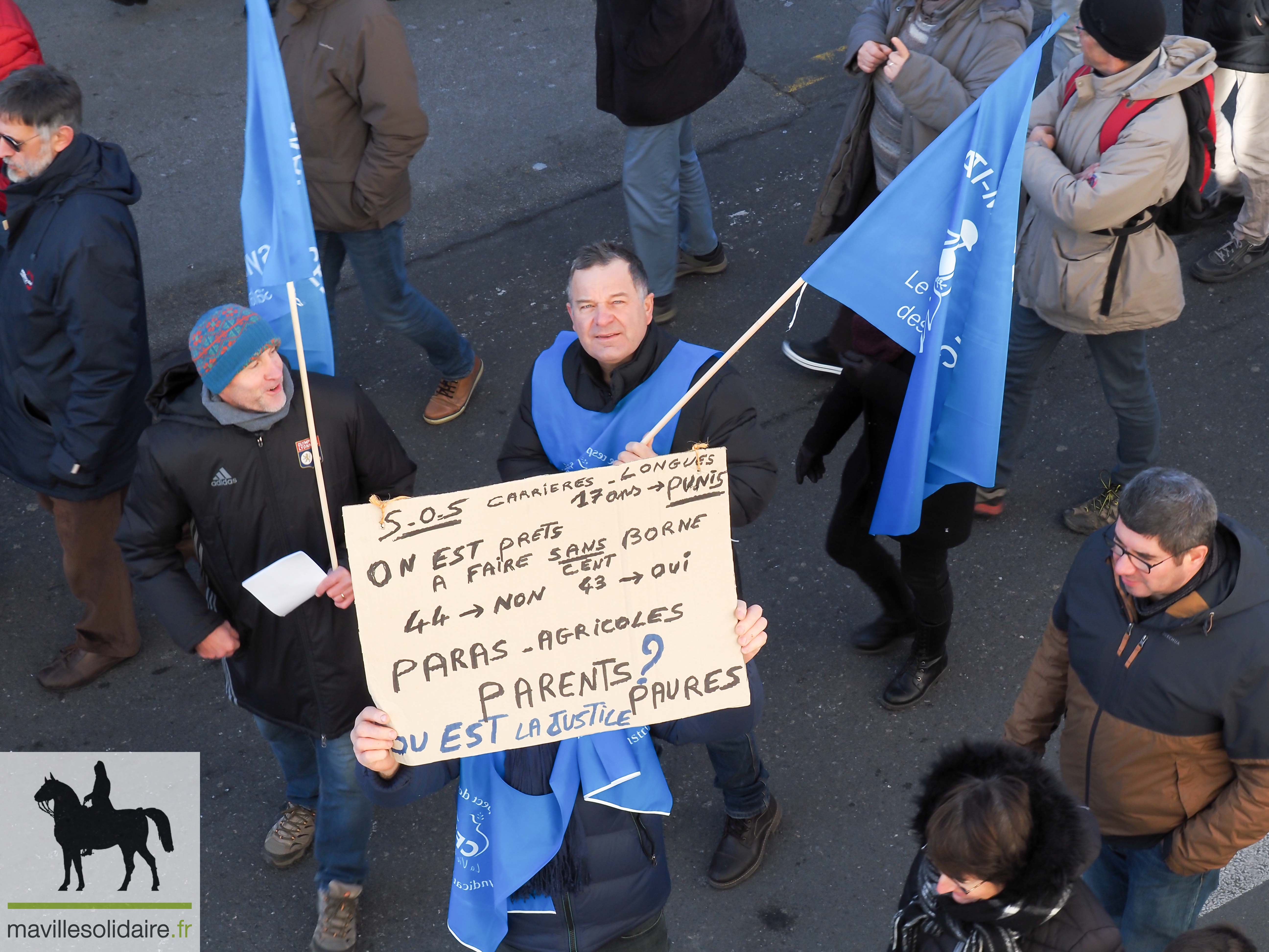 11 FEVRIER 2023 MANIF RESTRAITES LA ROCHE SUR YON mavillesolidaire.fr 1 24