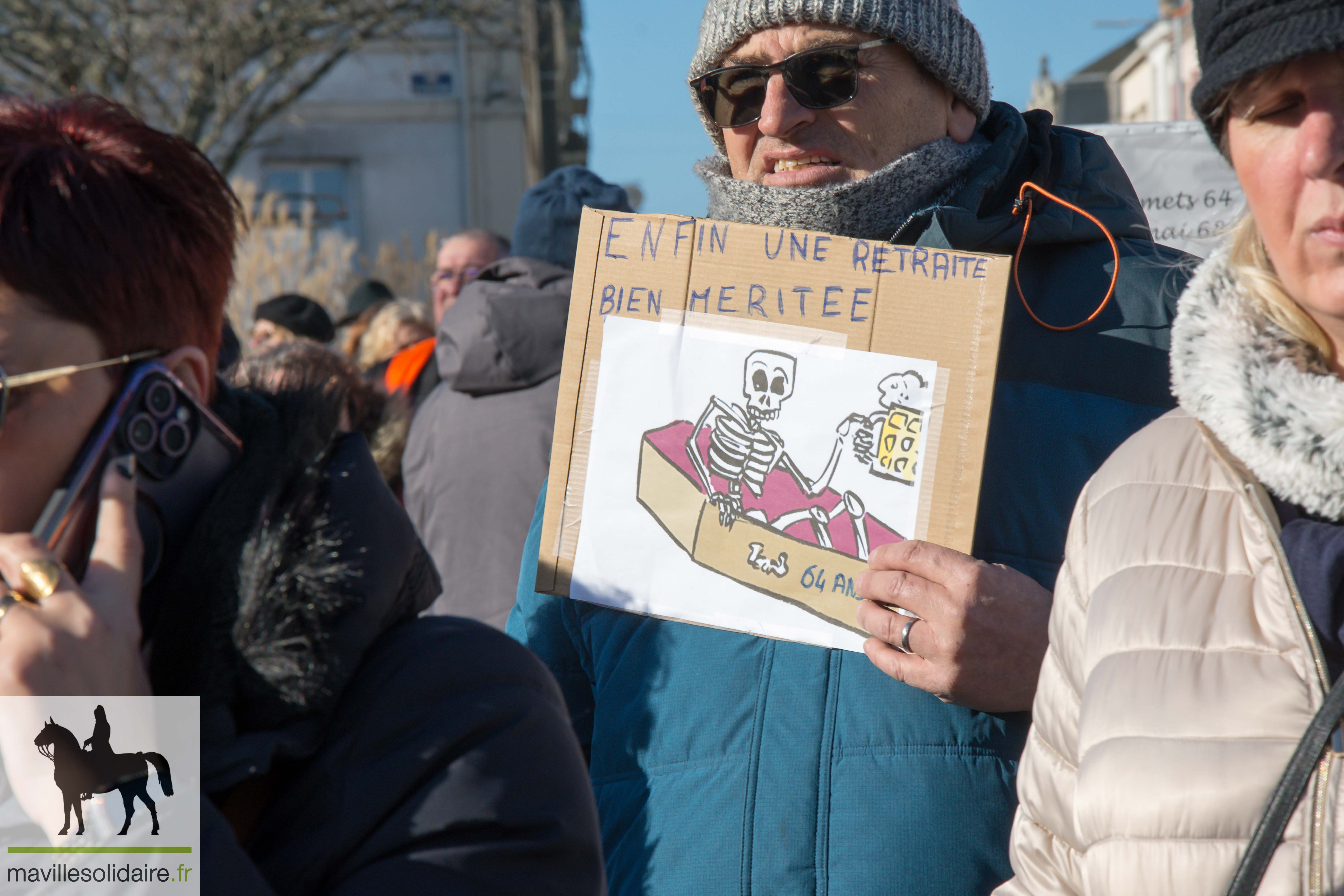 11 FEVRIER 2023 MANIF RESTRAITES LA ROCHE SUR YON mavillesolidaire.fr 1 36