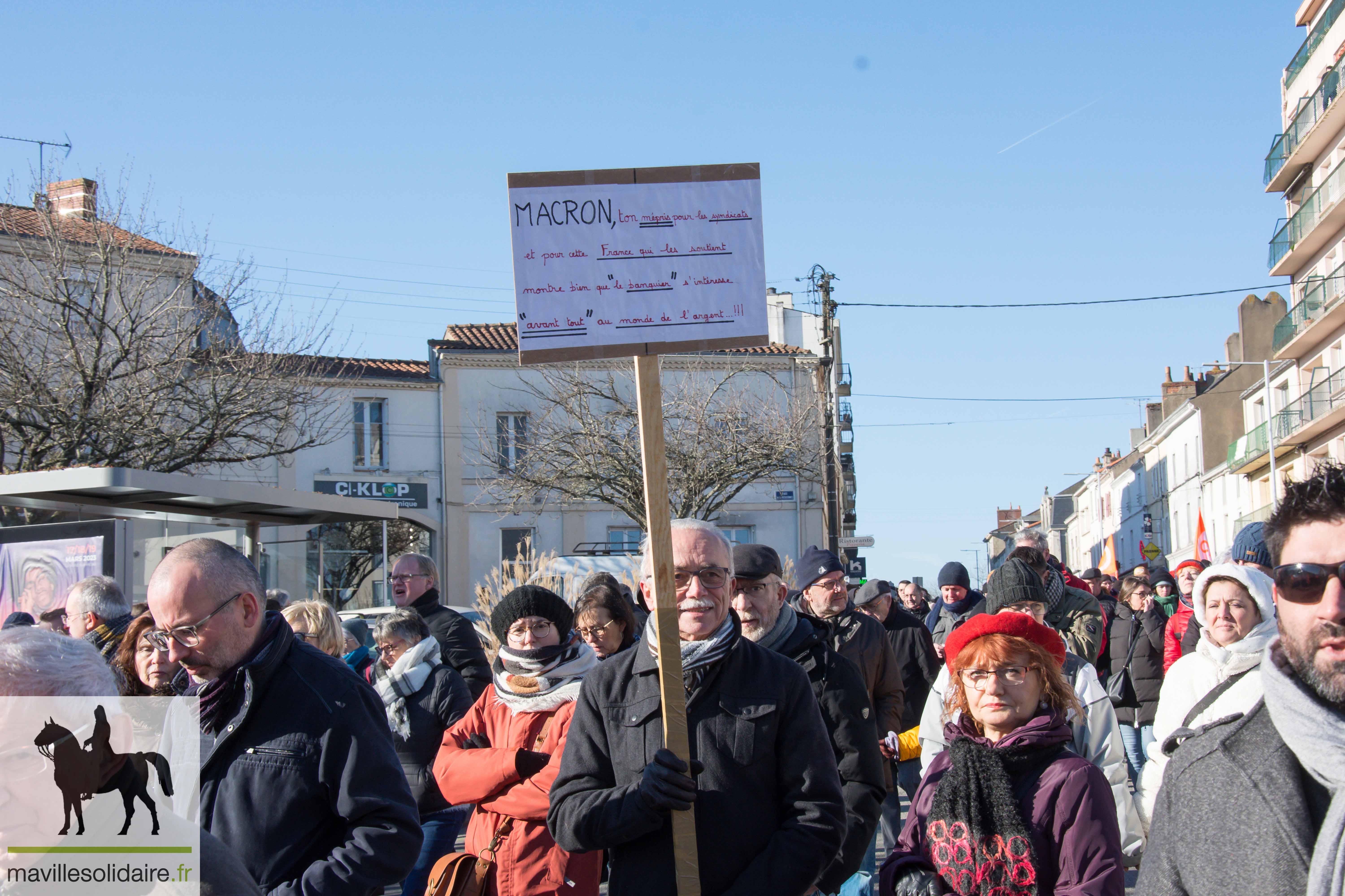 11 FEVRIER 2023 MANIF RESTRAITES LA ROCHE SUR YON mavillesolidaire.fr 1 40