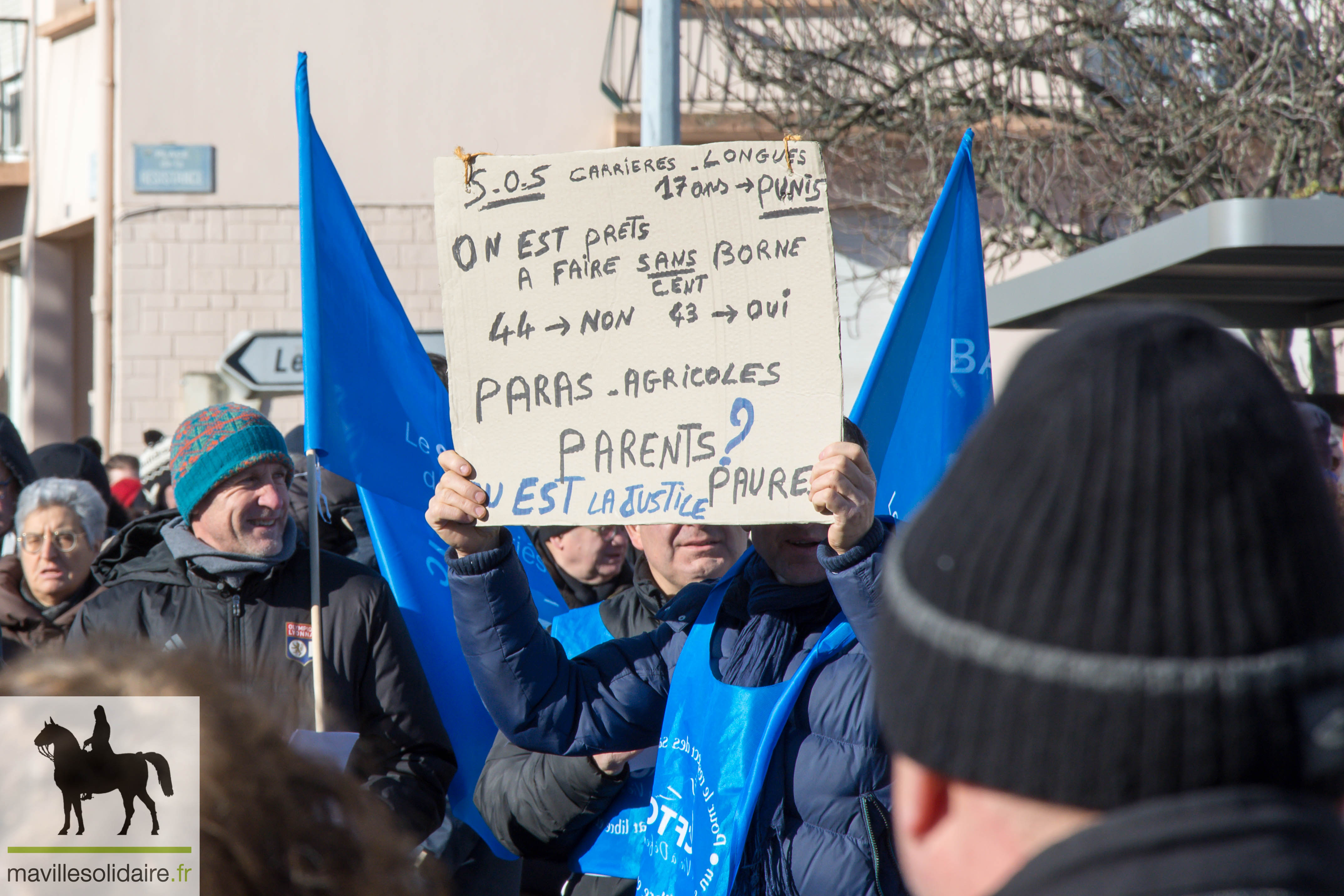 11 FEVRIER 2023 MANIF RESTRAITES LA ROCHE SUR YON mavillesolidaire.fr 1 42