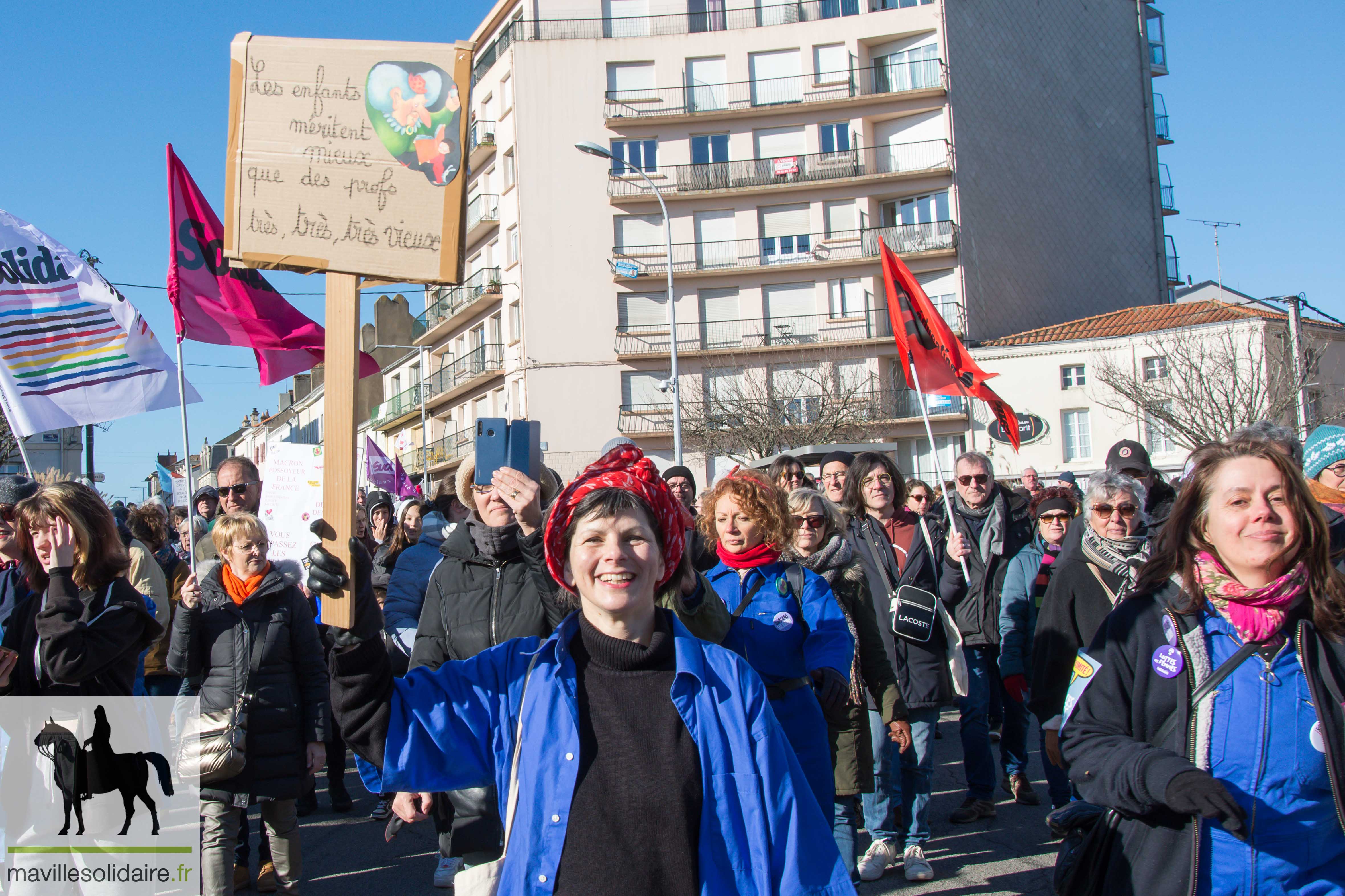 11 FEVRIER 2023 MANIF RESTRAITES LA ROCHE SUR YON mavillesolidaire.fr 1 45