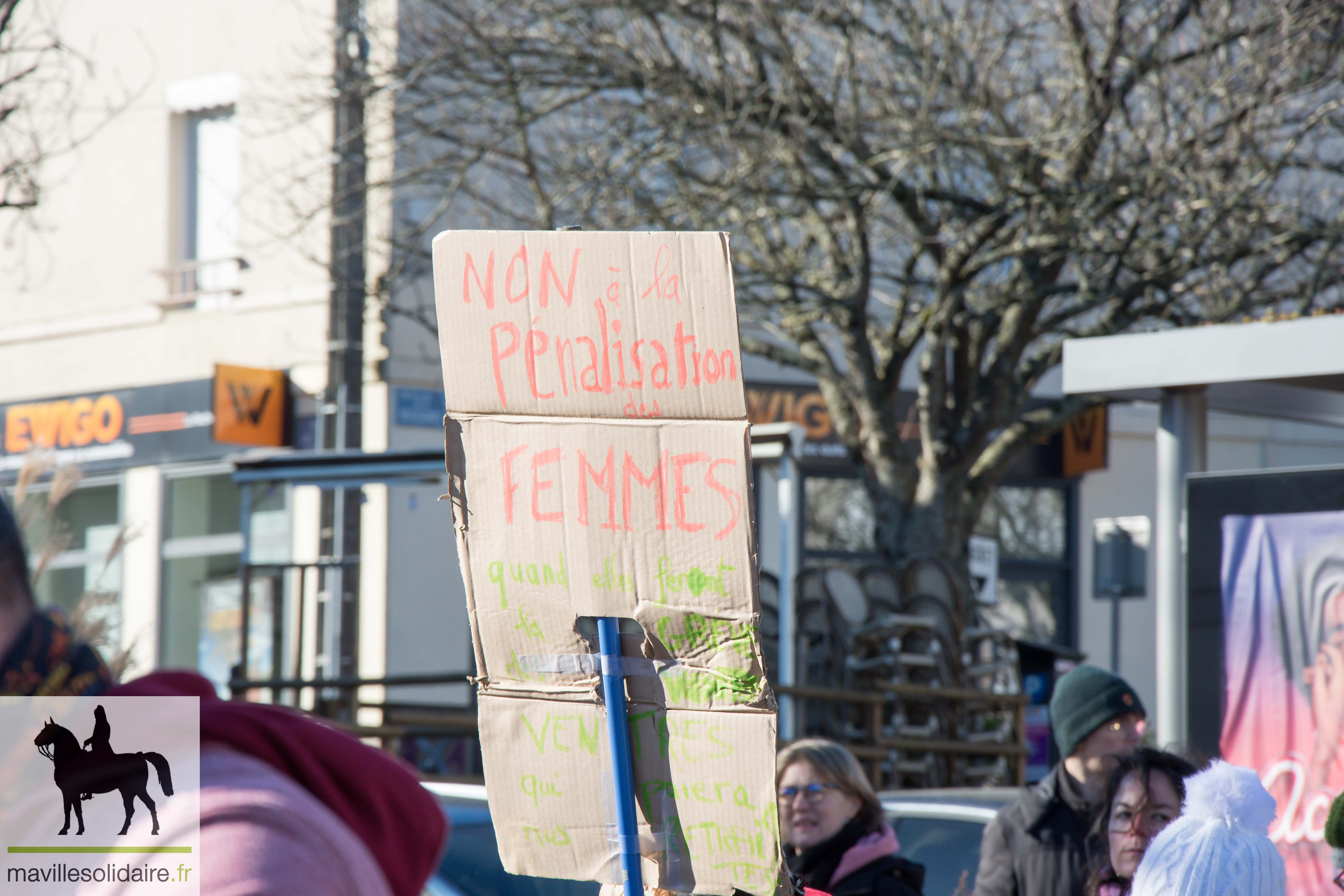 11 FEVRIER 2023 MANIF RESTRAITES LA ROCHE SUR YON mavillesolidaire.fr 1 46