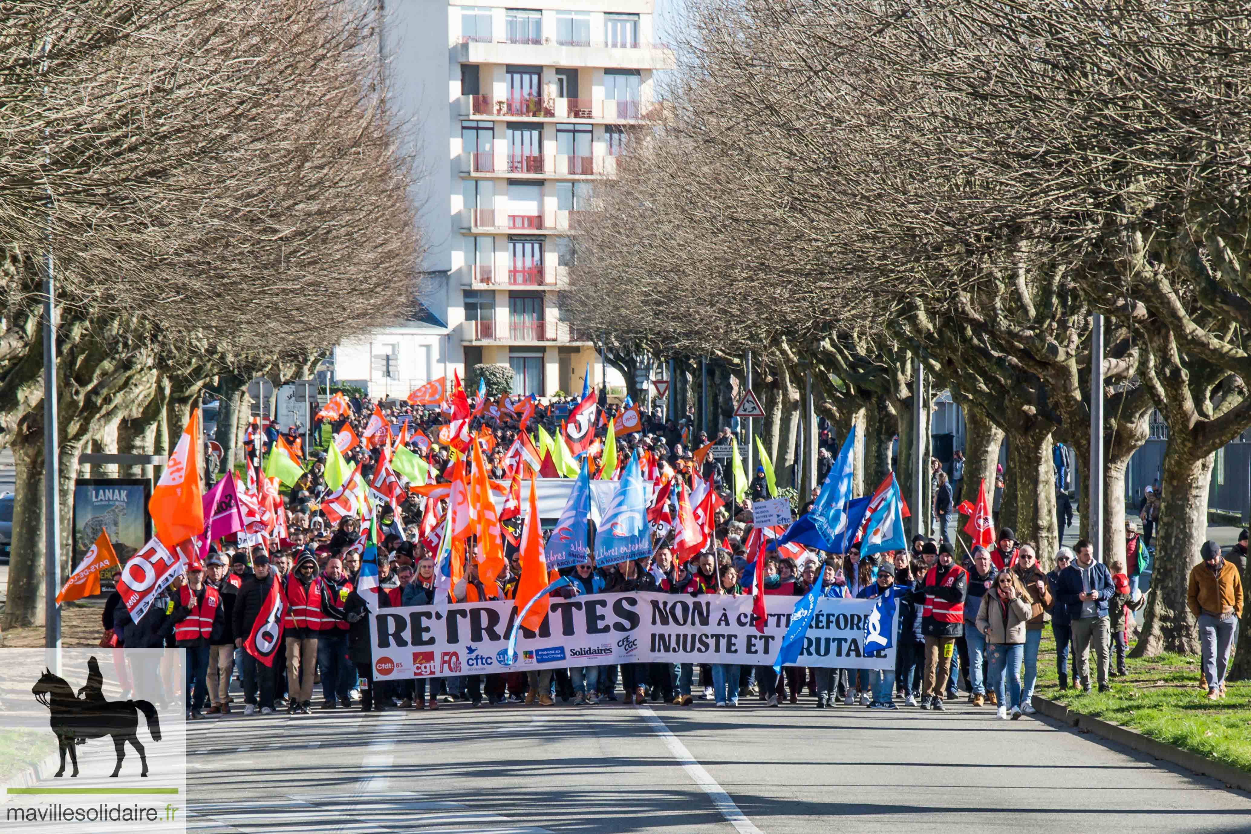 11 FEVRIER 2023 MANIF RESTRAITES LA ROCHE SUR YON mavillesolidaire.fr 1 52