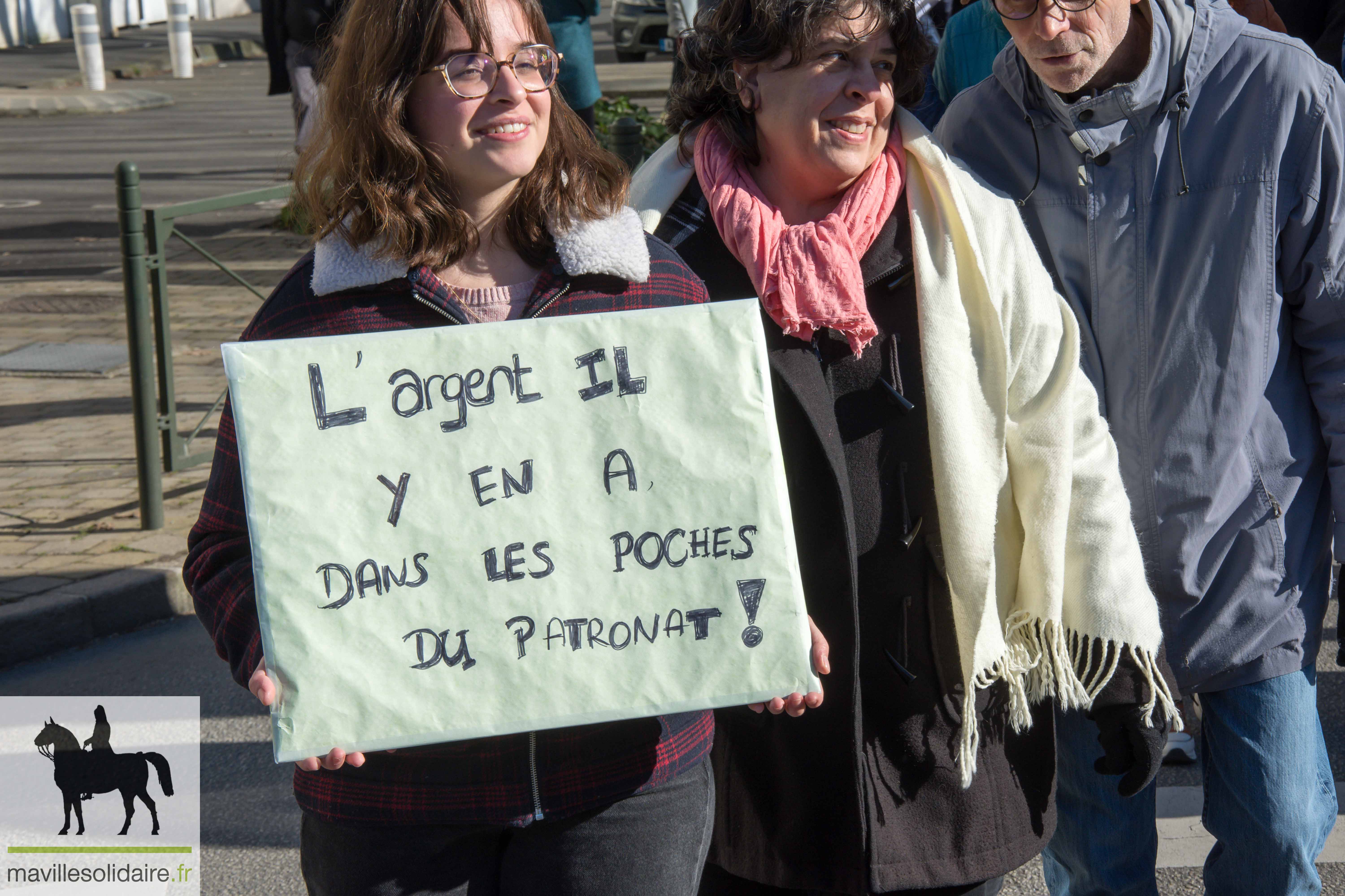 11 FEVRIER 2023 MANIF RESTRAITES LA ROCHE SUR YON mavillesolidaire.fr 1 55