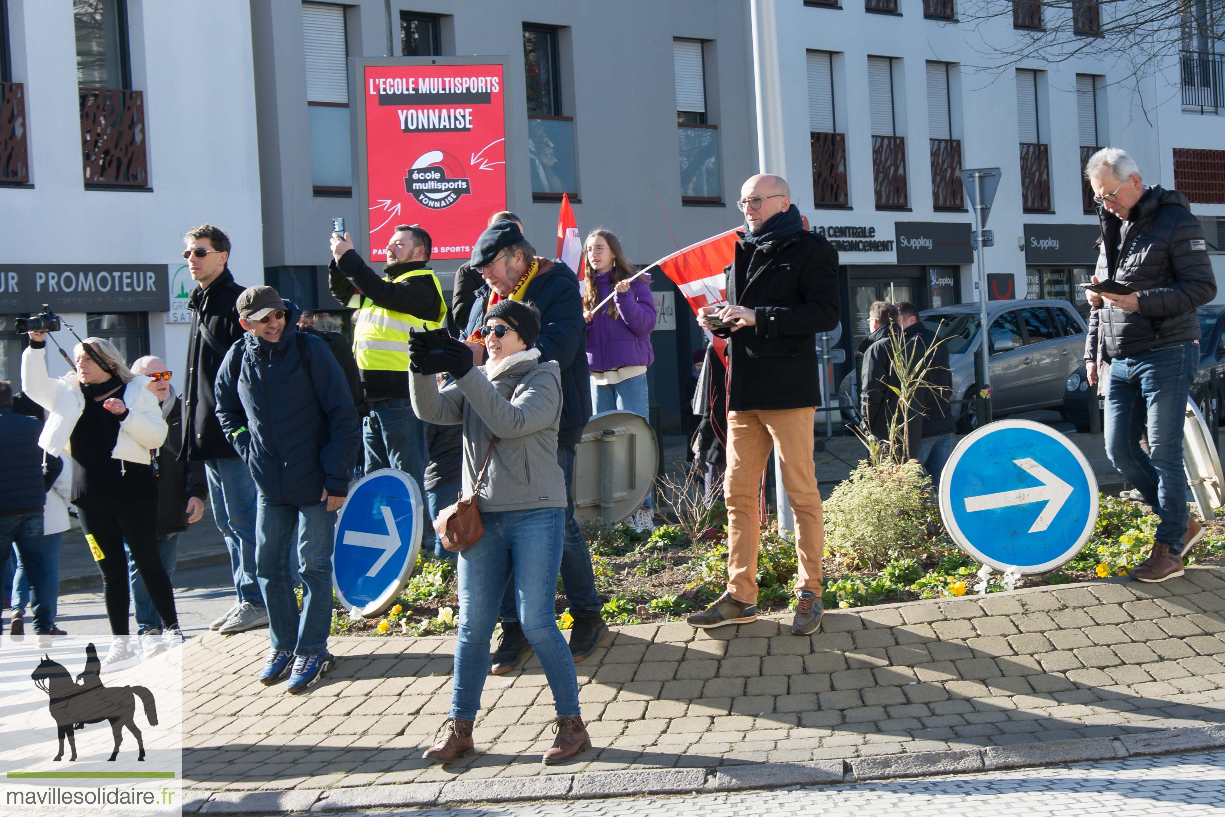 11 FEVRIER 2023 MANIF RESTRAITES LA ROCHE SUR YON mavillesolidaire.fr 1 56