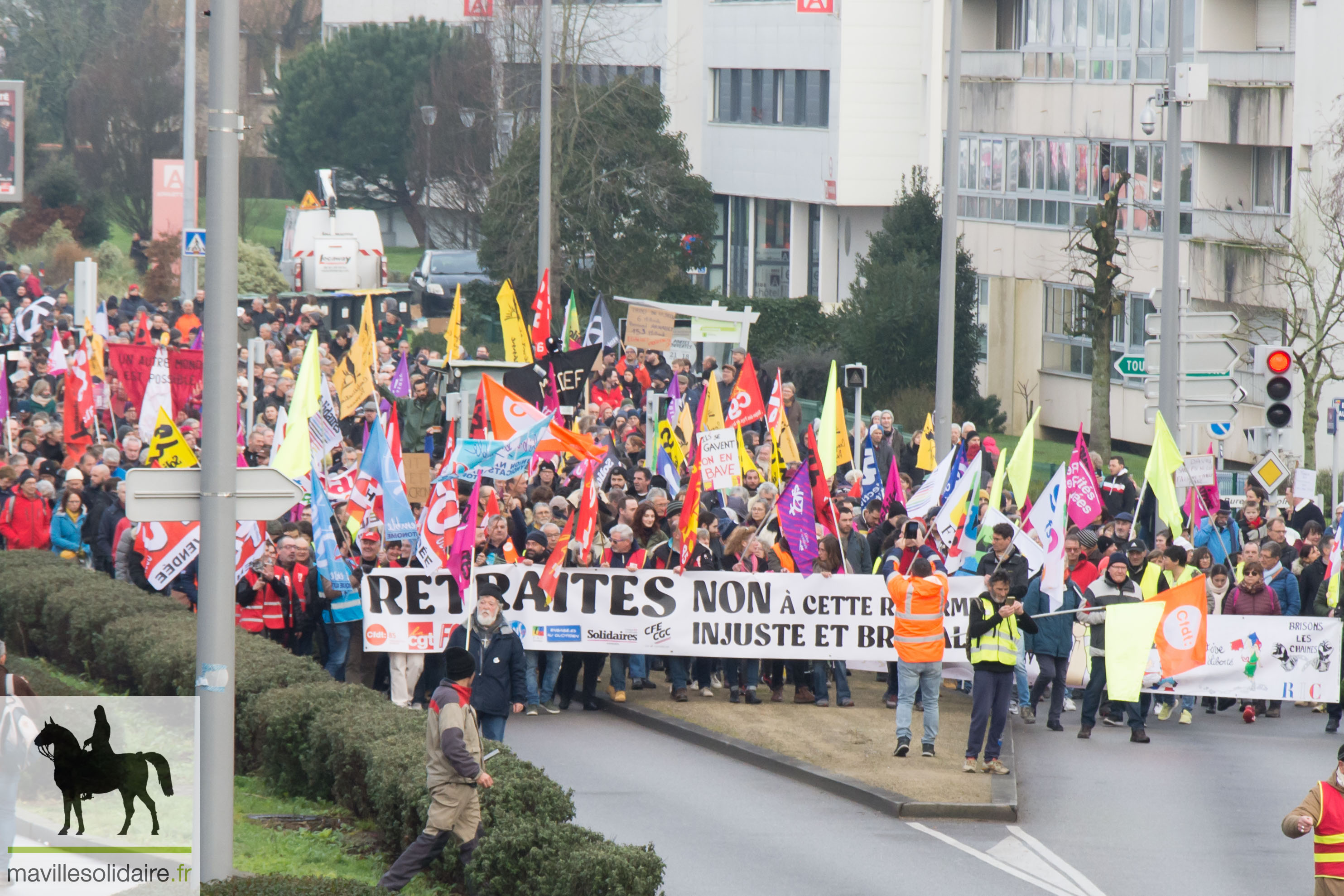 MANIFESTATION CONTRE LES RETRAITES 31 JANVIER 2023 LA ROCHE SUR YON mavillesolidaire.fr 2