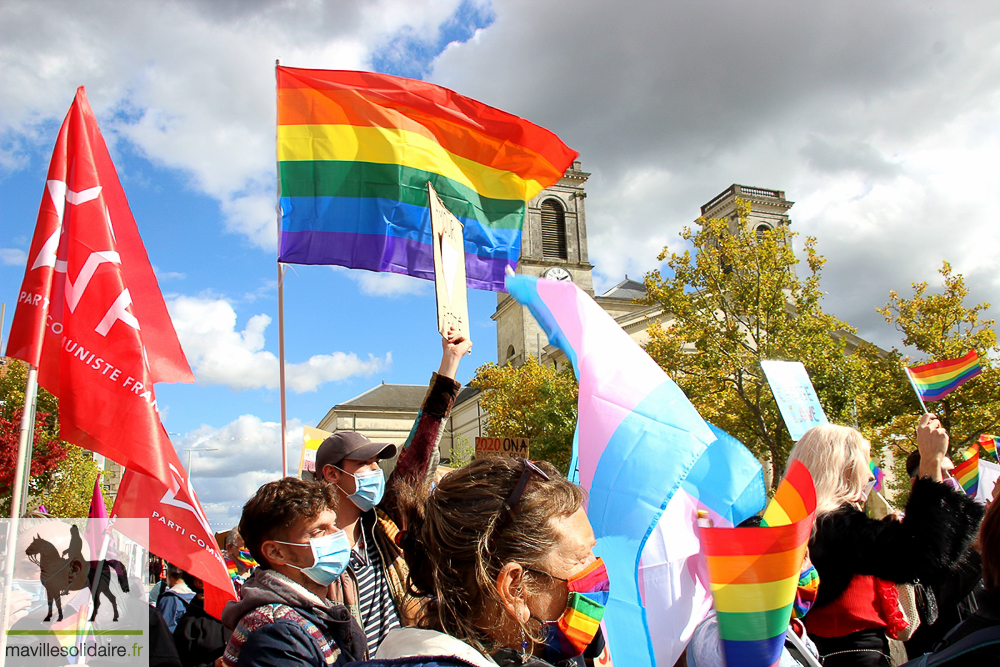 MARCHE DES FIERTES LA ROCHE SUR YON CENTRE LGBT VENDEE 24