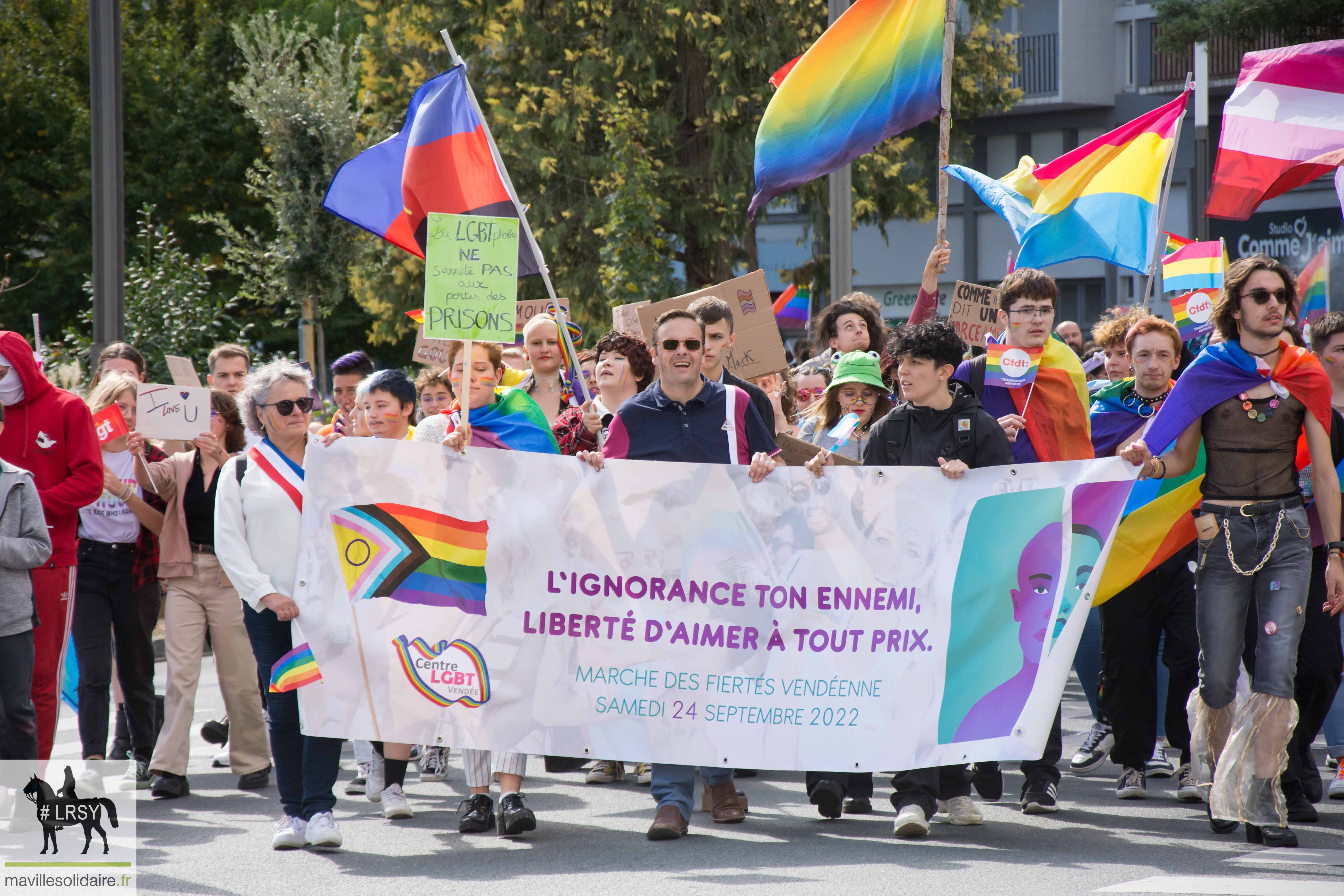 Marche des fierté LGBT LRSY mavillesolidaire.fr Vendée 25