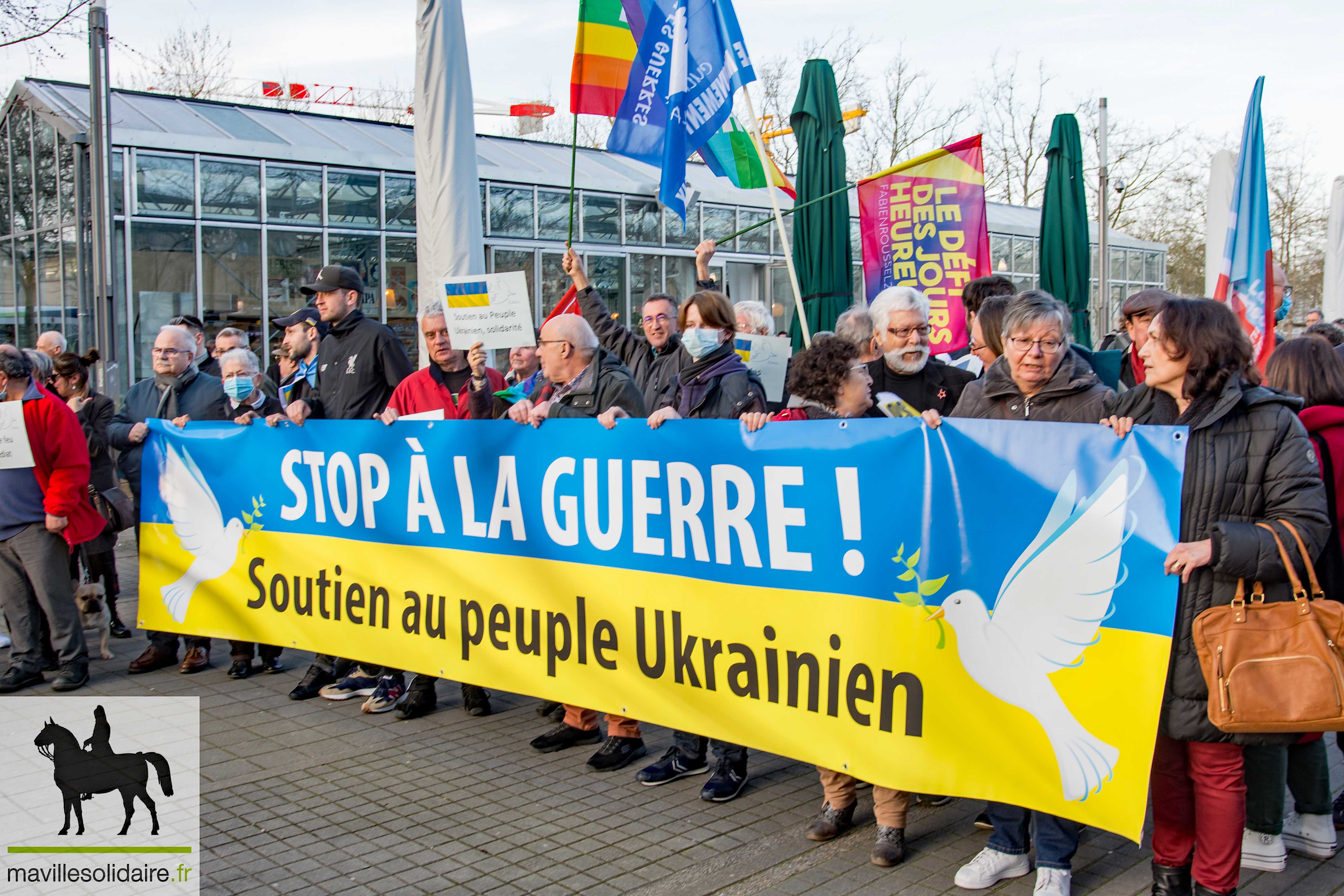 rassemblement en soutien à lUrkaine la Roche sur Yon mavillesolidaire.fr 2 5