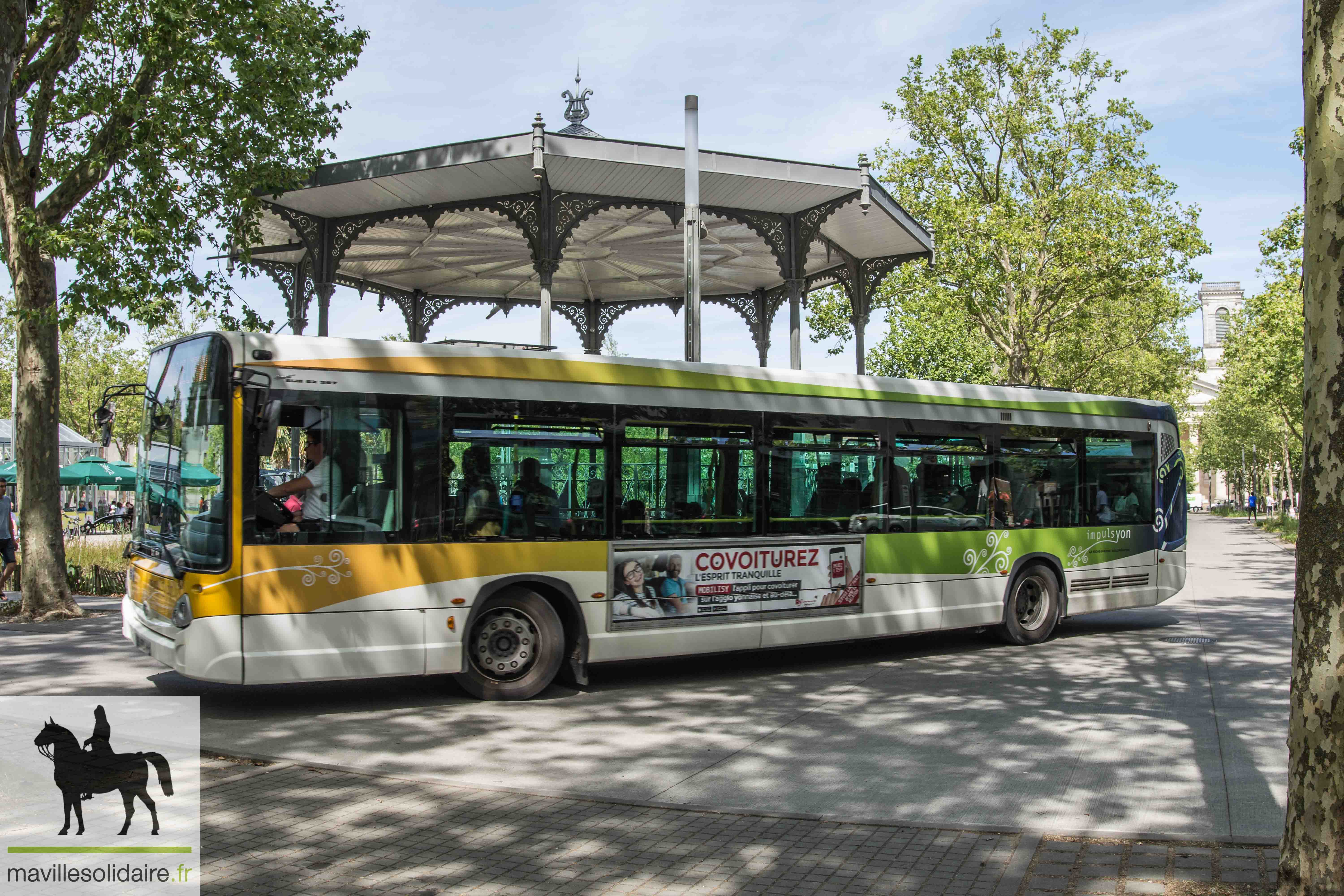 BUS GREVE La Roche sur Yon mavillesolidaire.fr 1